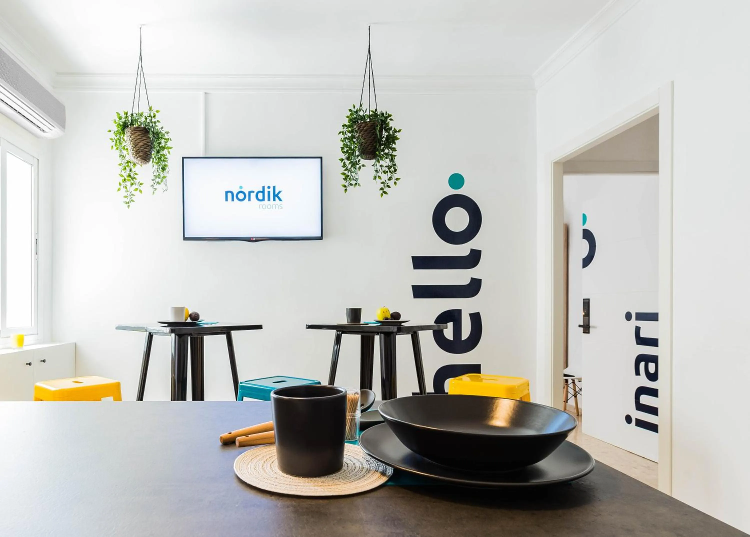 Communal lounge/ TV room in Nordik Rooms Urban - Trinidad "Copenhague"