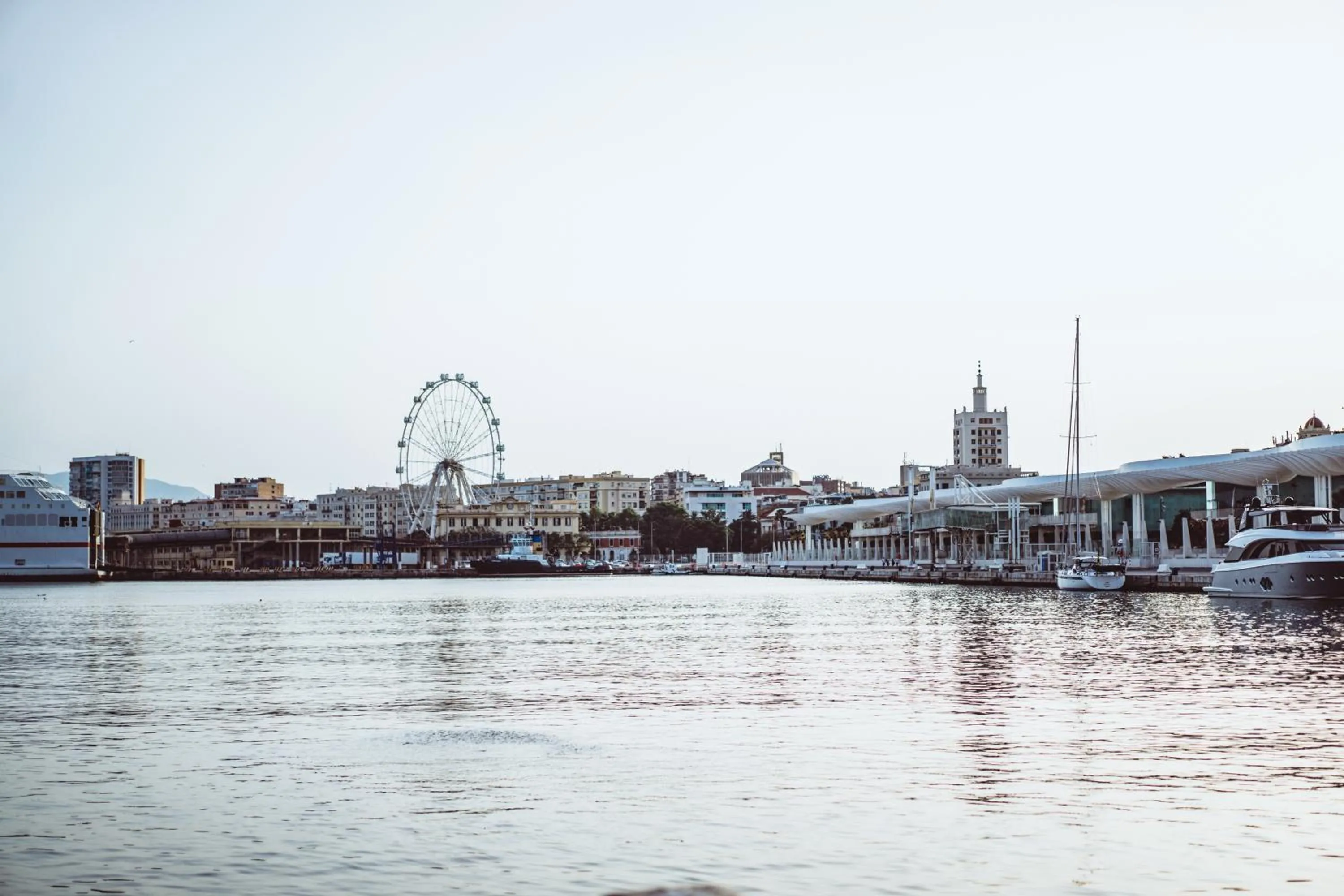 Property building in Nordik Rooms Urban - Trinidad "Copenhague"