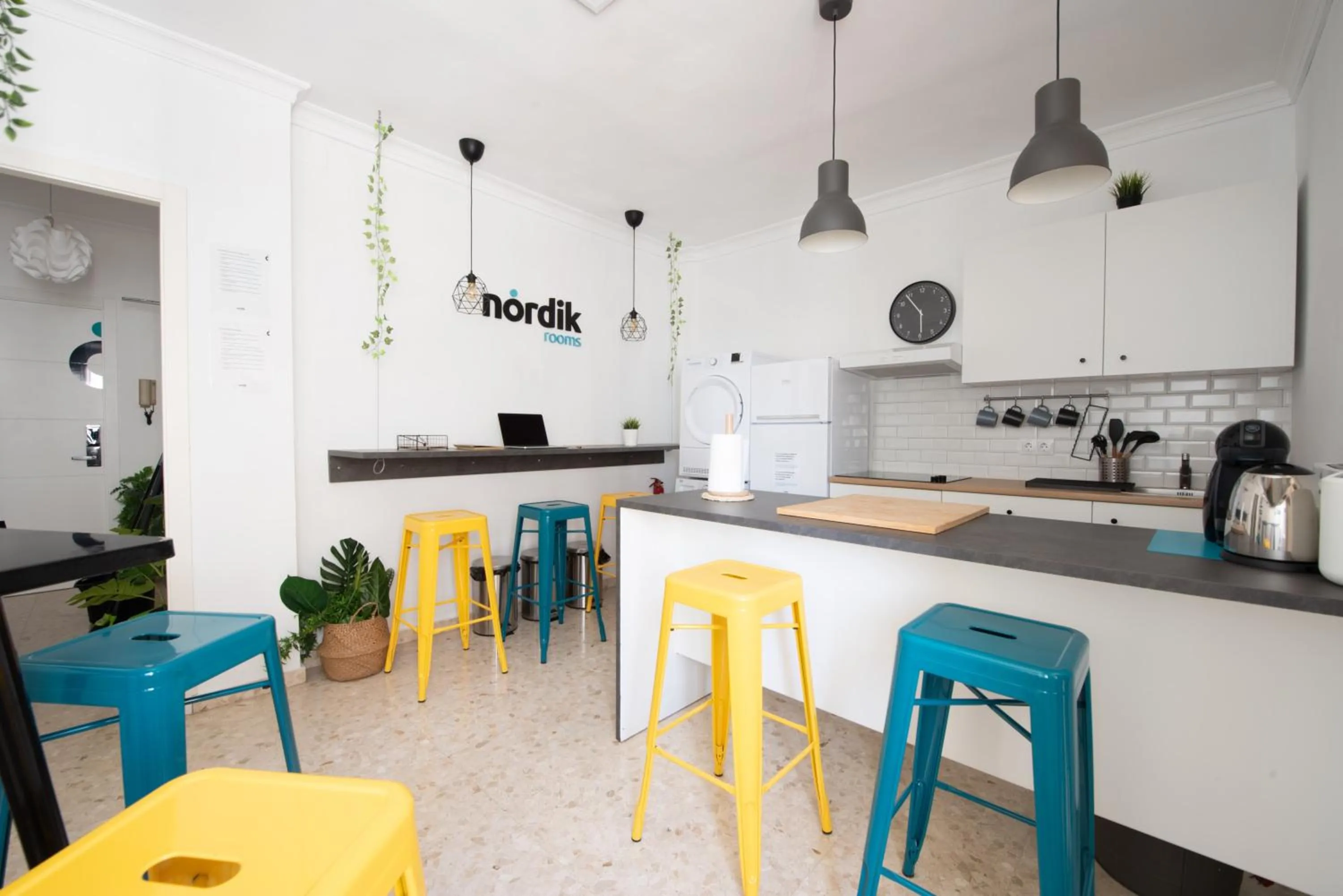 Communal lounge/ TV room in Nordik Rooms Urban - Trinidad "Copenhague"