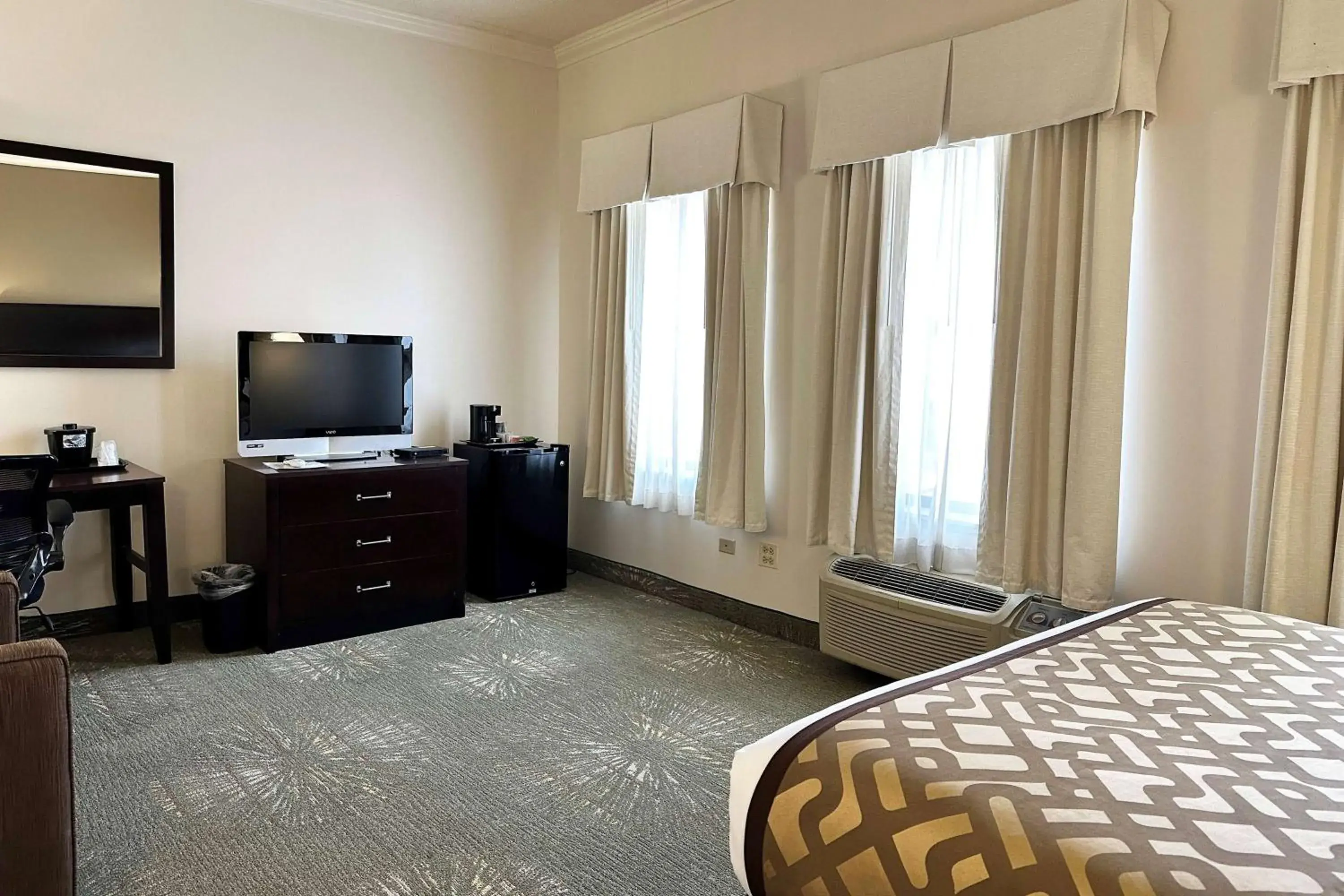 Photo of the whole room, Bed in Chicago South Loop Hotel Photo of the whole room, Bed in Chicago South Loop Hotel