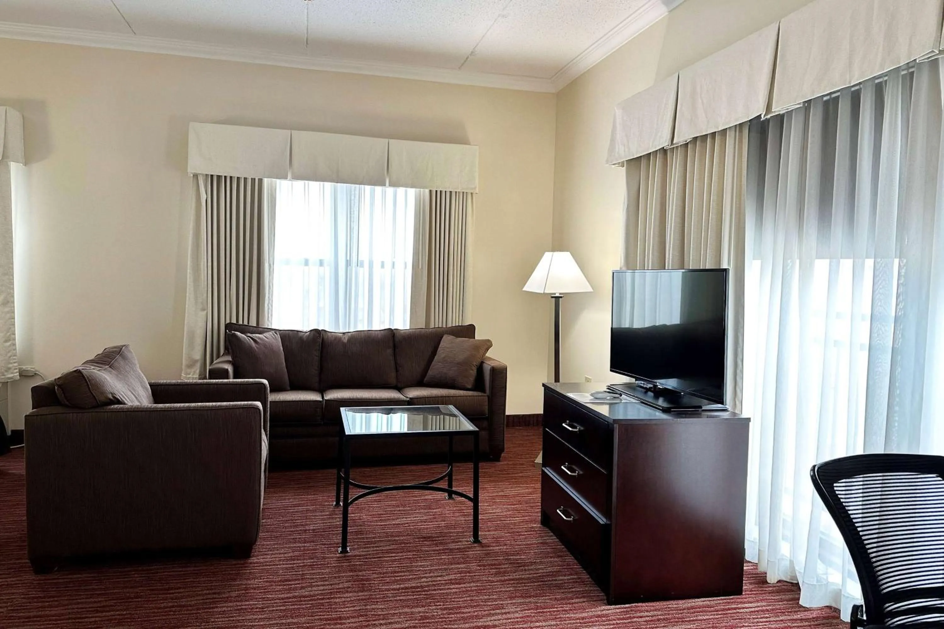 Photo of the whole room in Chicago South Loop Hotel