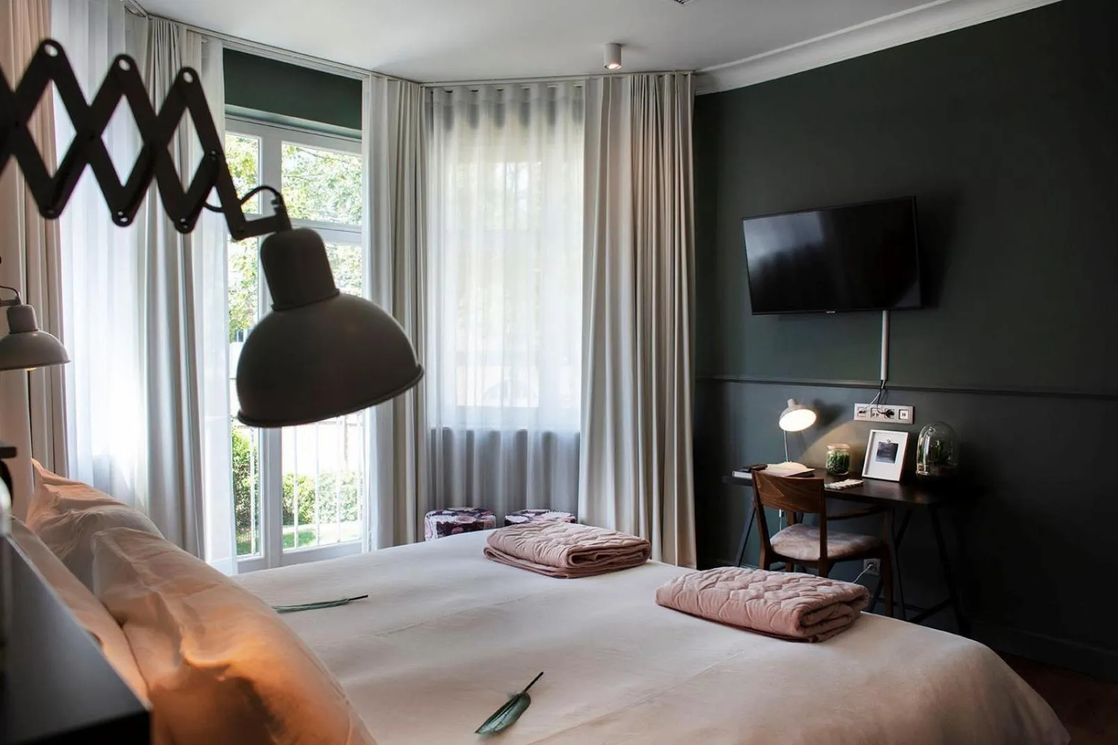 Bedroom, Bed in Broel4