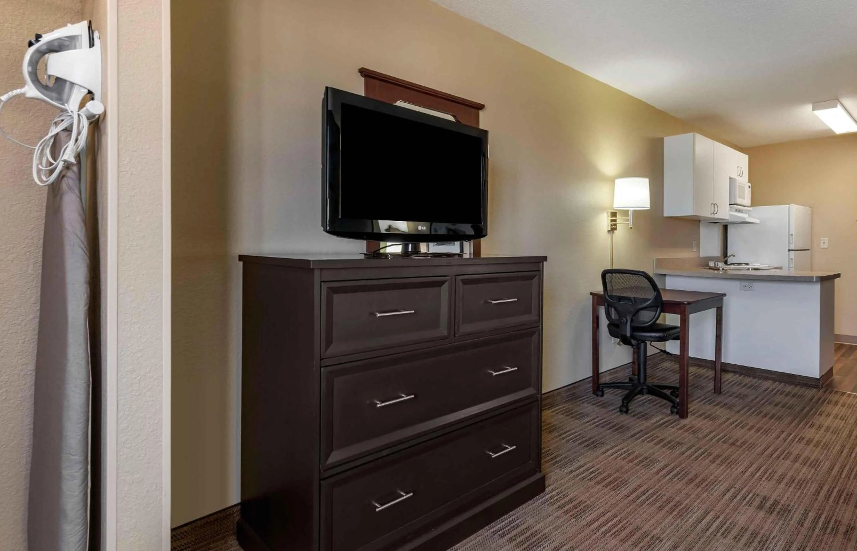 Bedroom in Extended Stay America Suites - Rochester - North