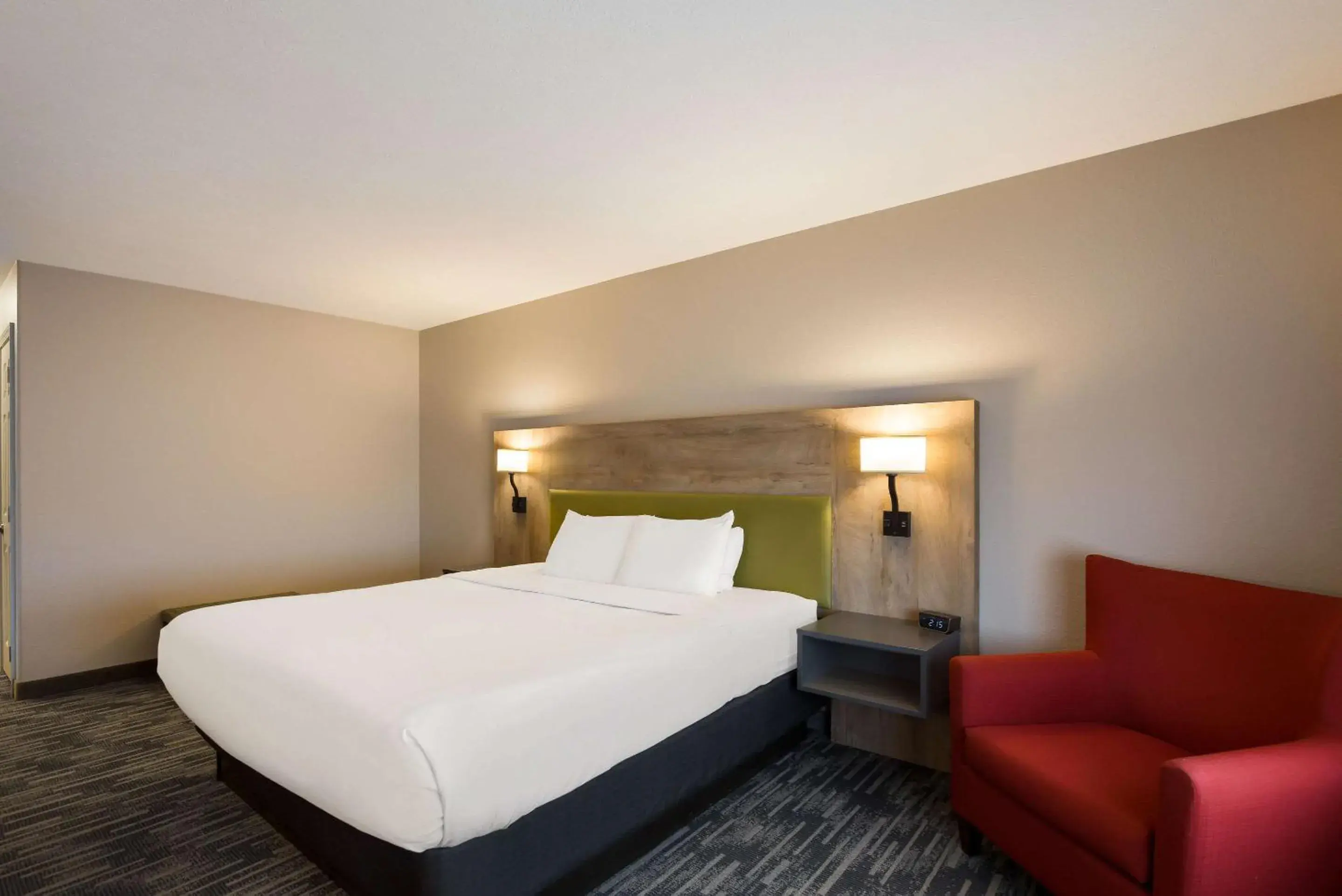 Bedroom, Bed in Country Inn & Suites by Radisson, Marion, IL Bedroom, Bed in Country Inn & Suites by Radisson, Marion, IL