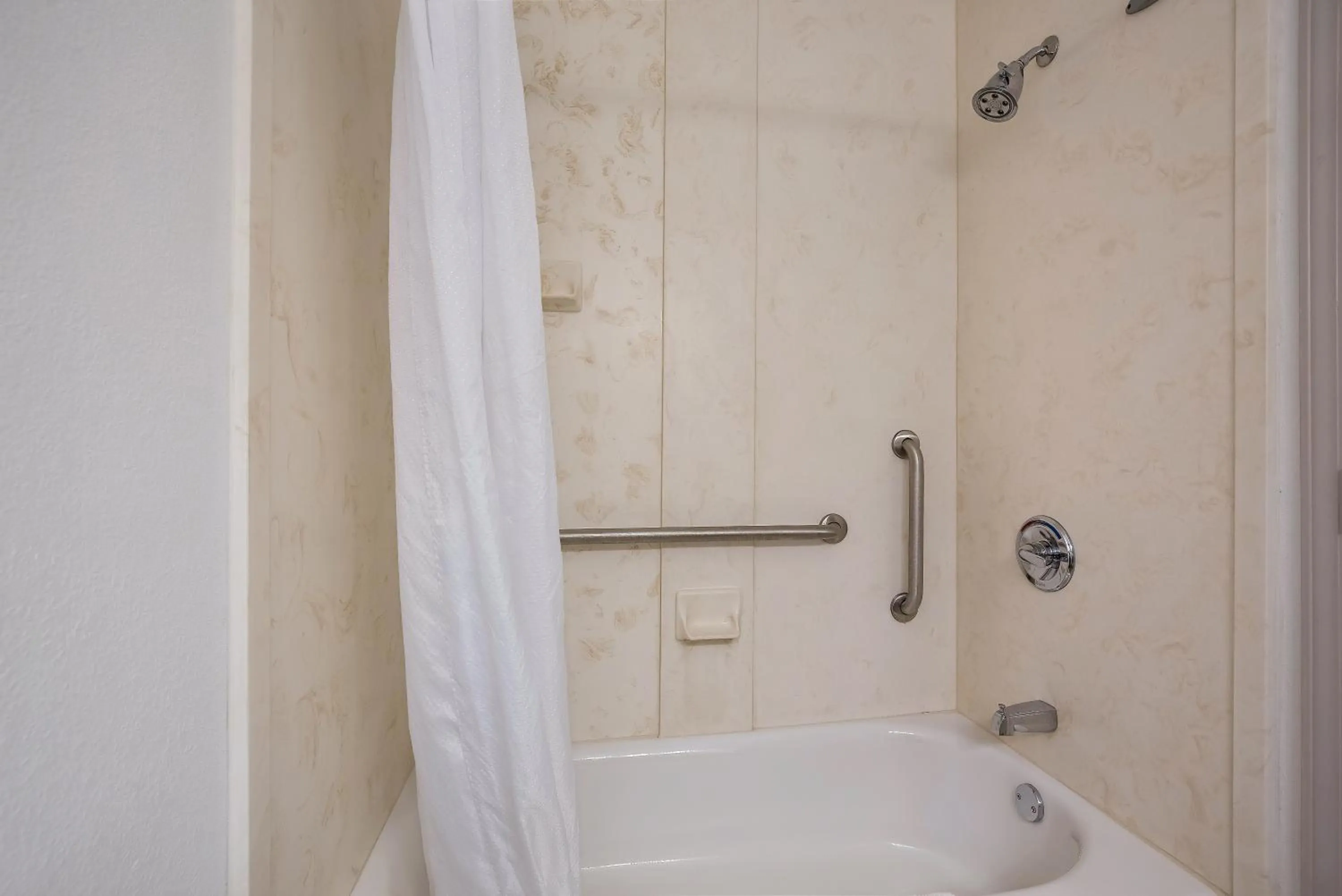 Shower in Country Inn & Suites by Radisson, Marion, IL