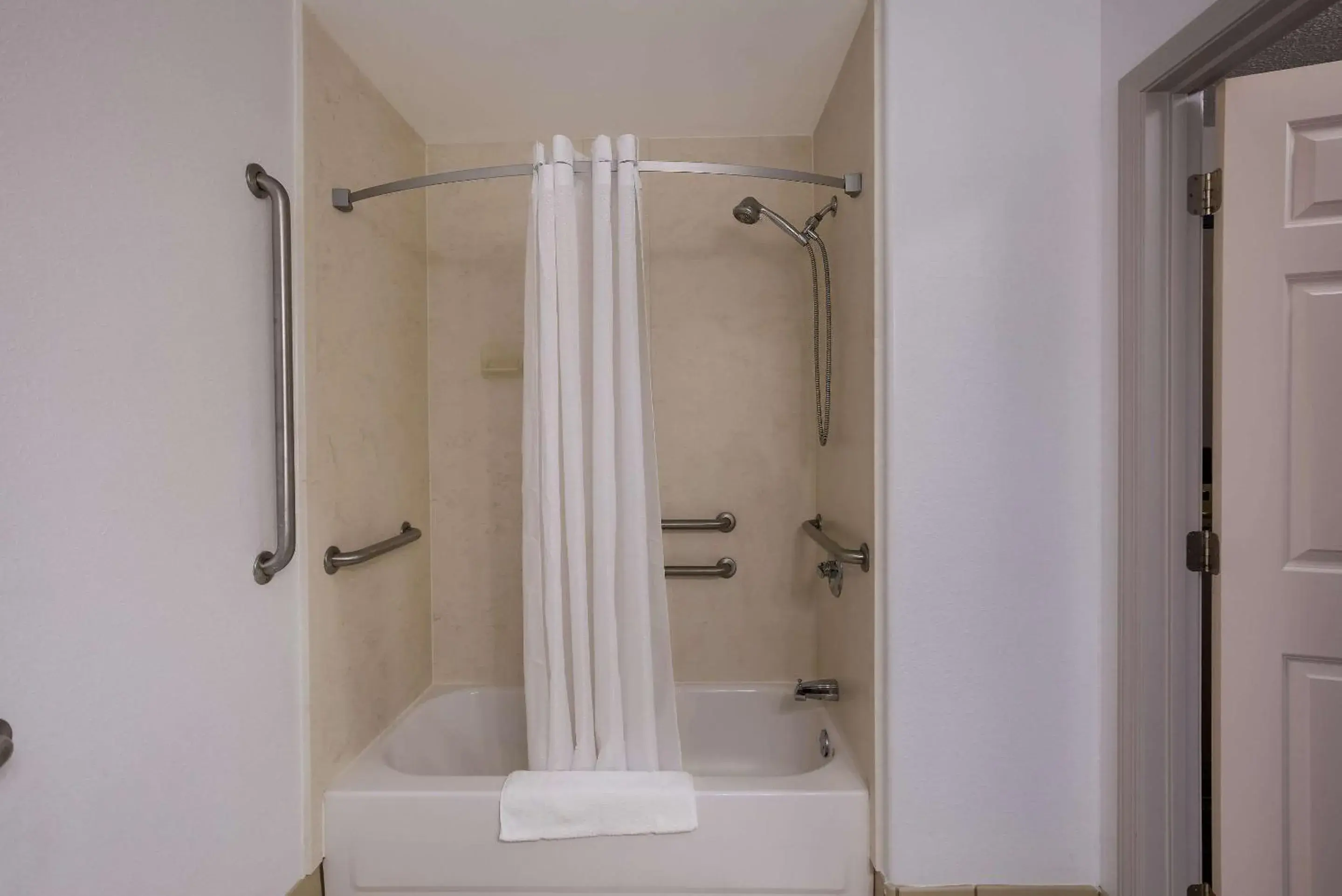 Bathroom in Country Inn & Suites by Radisson, Marion, IL Bathroom in Country Inn & Suites by Radisson, Marion, IL