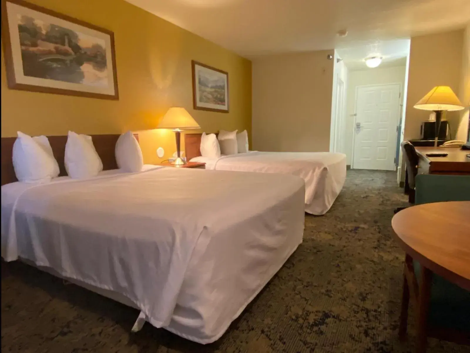 Bed in Rodeway Inn Salina North Bed in Rodeway Inn Salina North