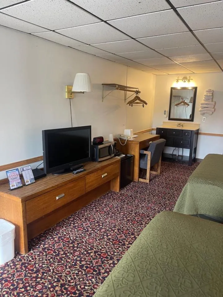 Knights Inn Mackinaw City