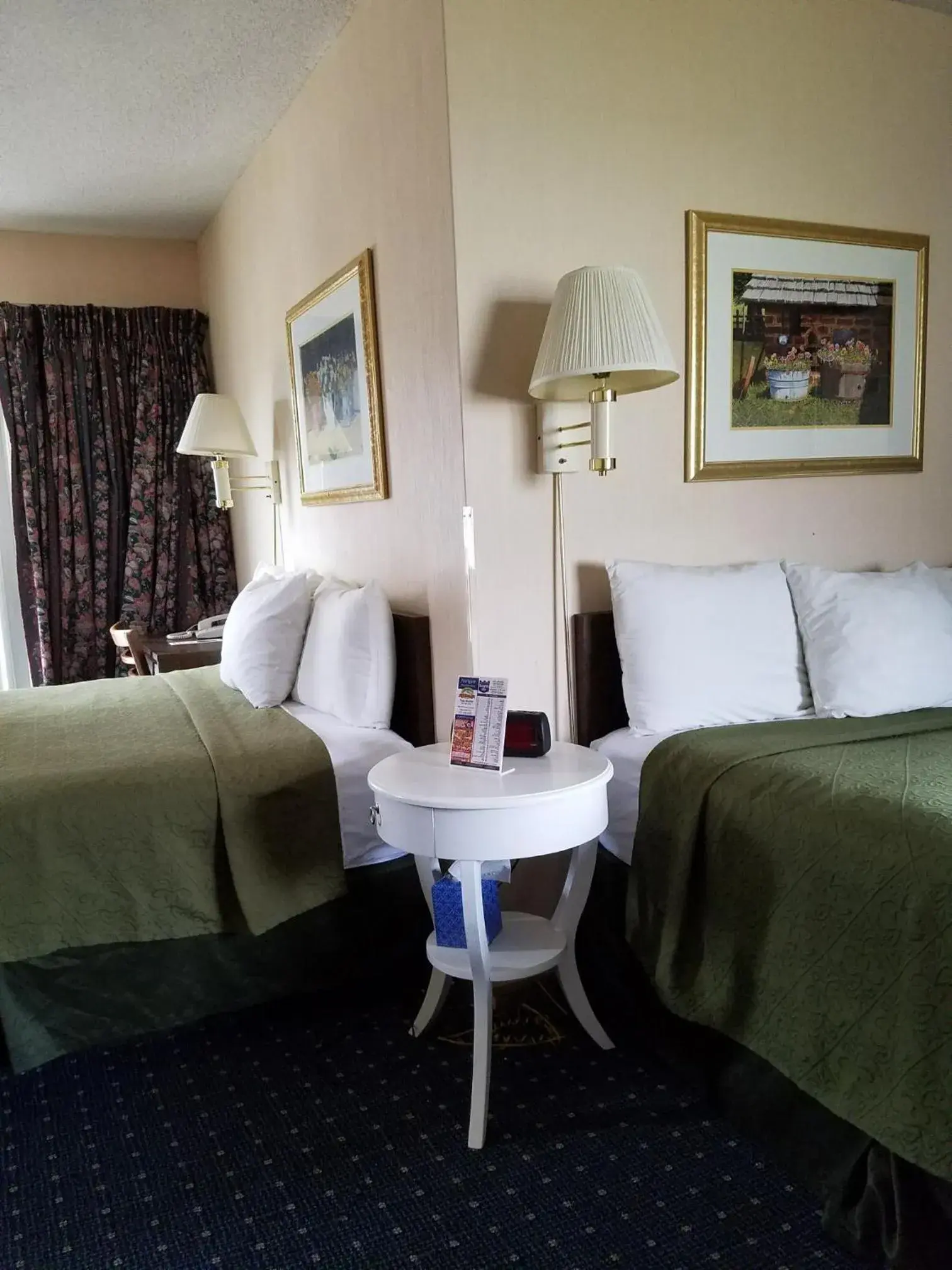 Bed in Knights Inn Mackinaw City Bed in Knights Inn Mackinaw City