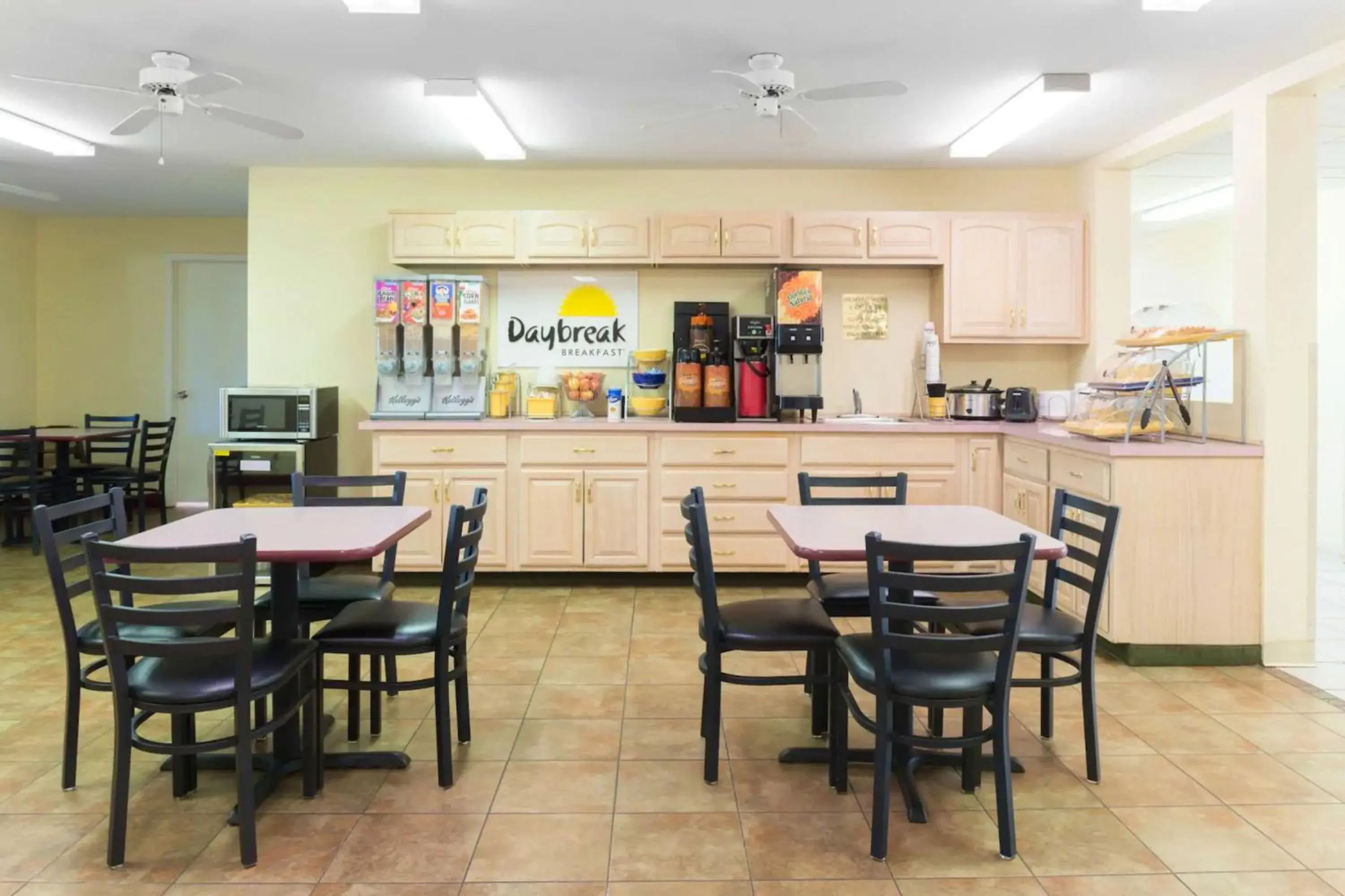 Buffet breakfast in Days Inn by Wyndham Mount Vernon Buffet breakfast in Days Inn by Wyndham Mount Vernon