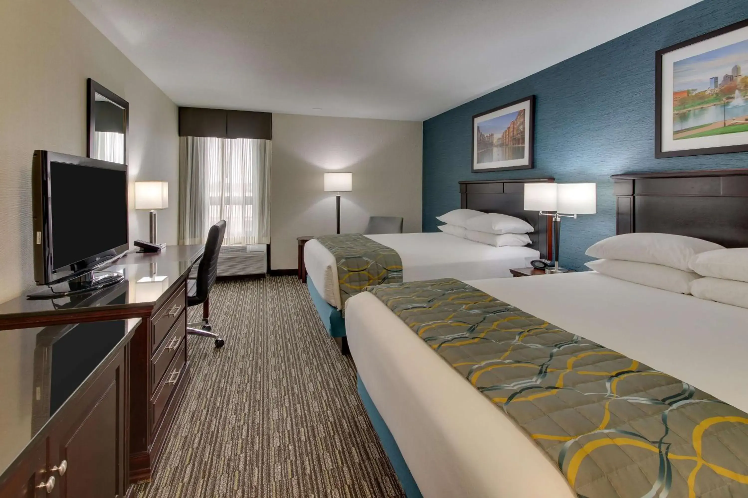 Photo of the whole room, Bed in Best Western Plus Indianapolis North at Pyramids Photo of the whole room, Bed in Best Western Plus Indianapolis North at Pyramids