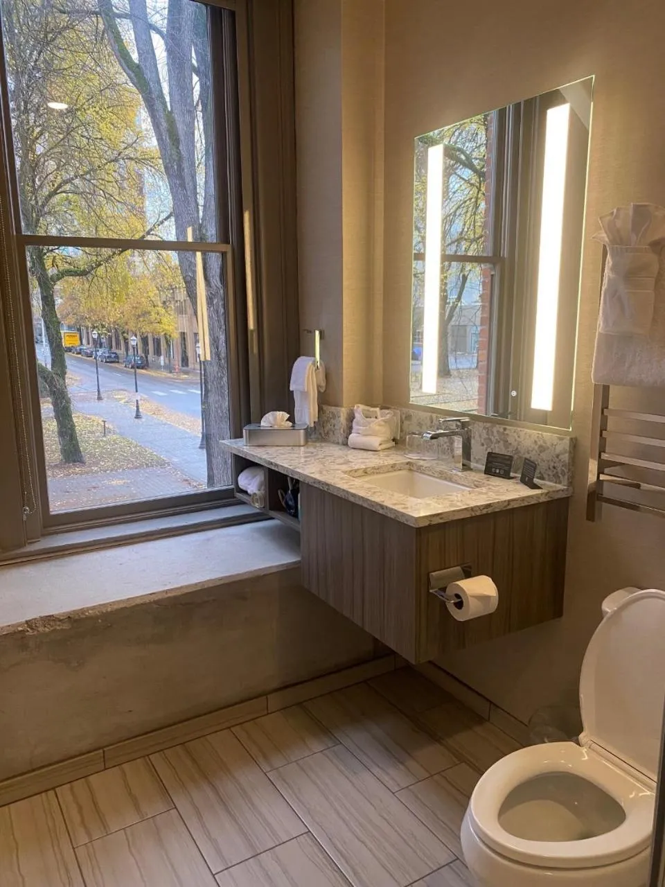 Bathroom in Harlow Hotel