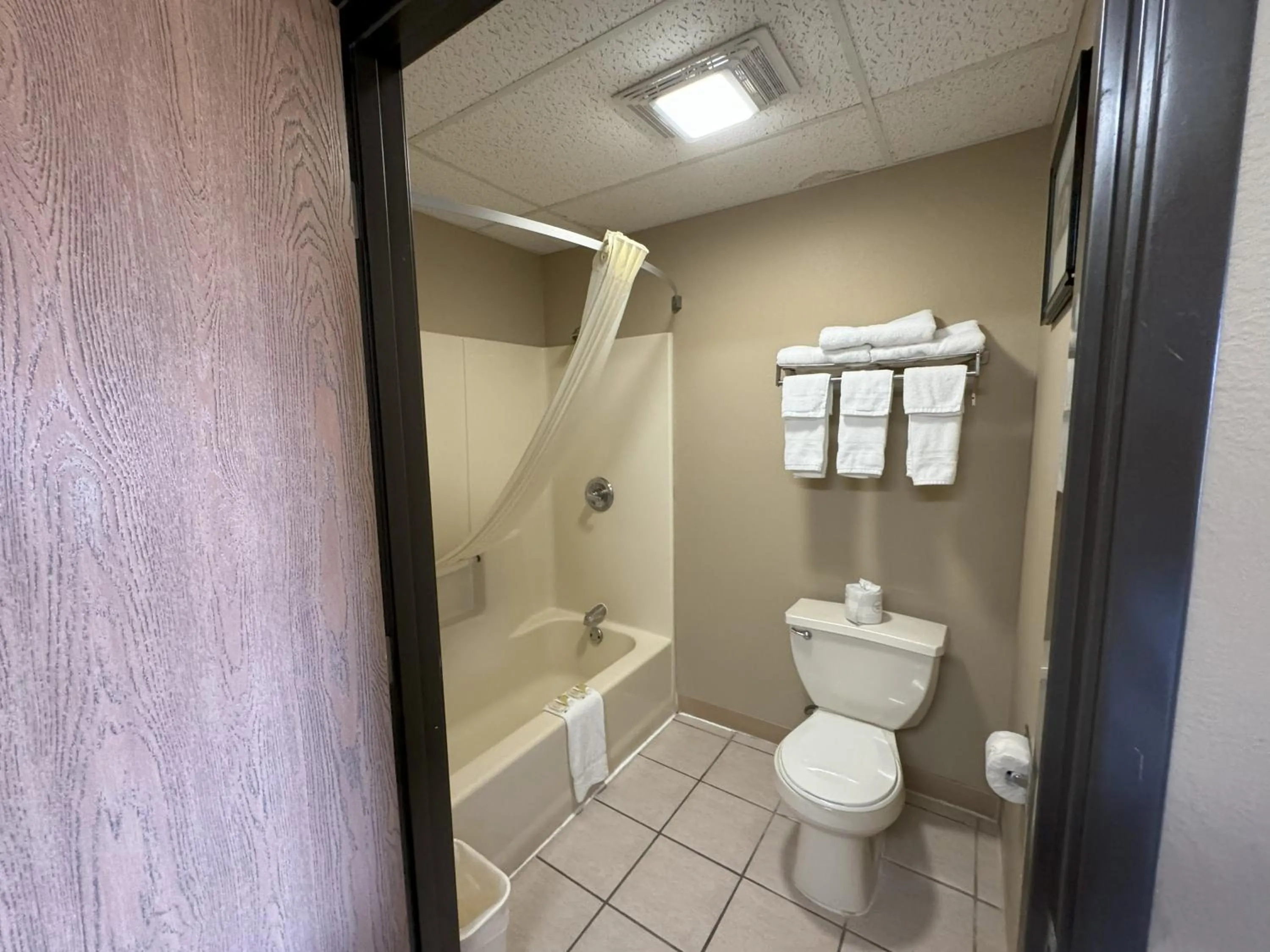 Super 8 by Wyndham Winfield-Quail Ridge Area