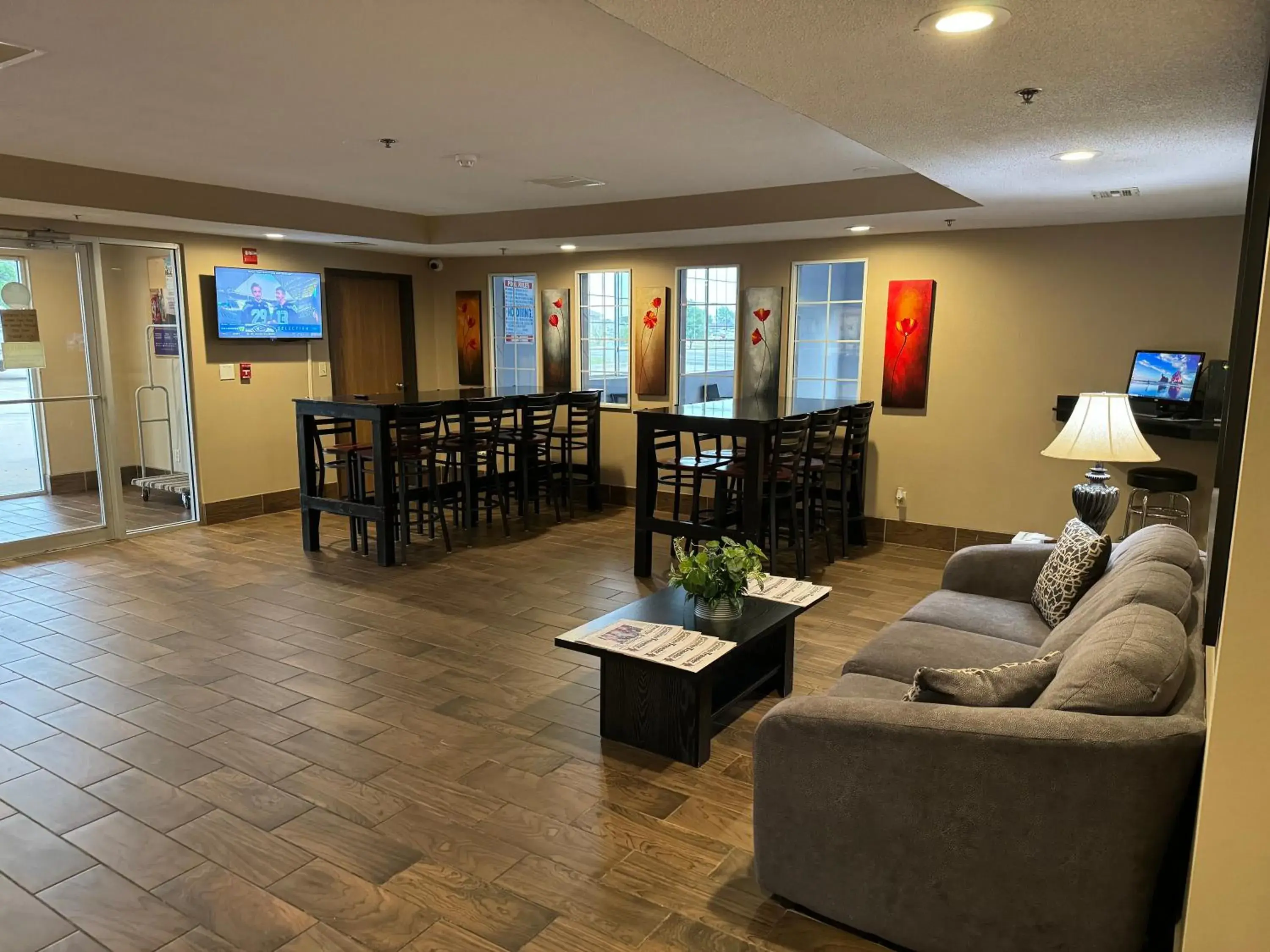 Lobby or reception in Super 8 by Wyndham Winfield-Quail Ridge Area Lobby or reception in Super 8 by Wyndham Winfield-Quail Ridge Area