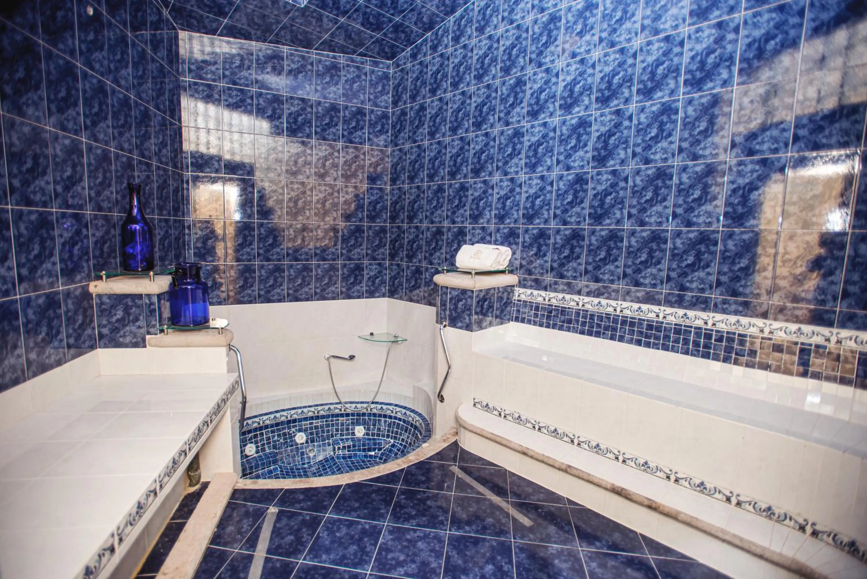 Hot Tub in HOTEL & SPA HACIENDA TRES VIDAS