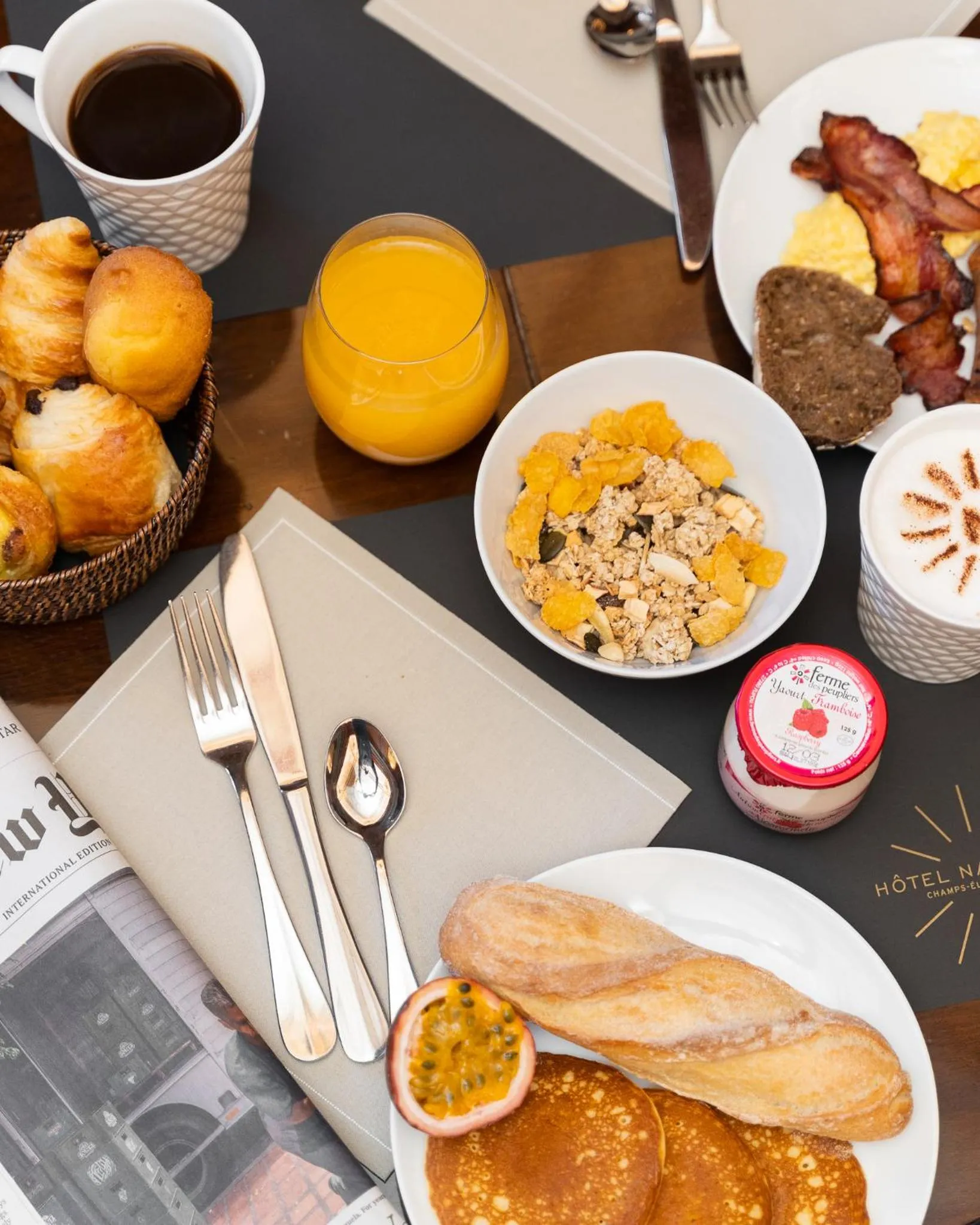 Breakfast in Hôtel Napoleon Paris