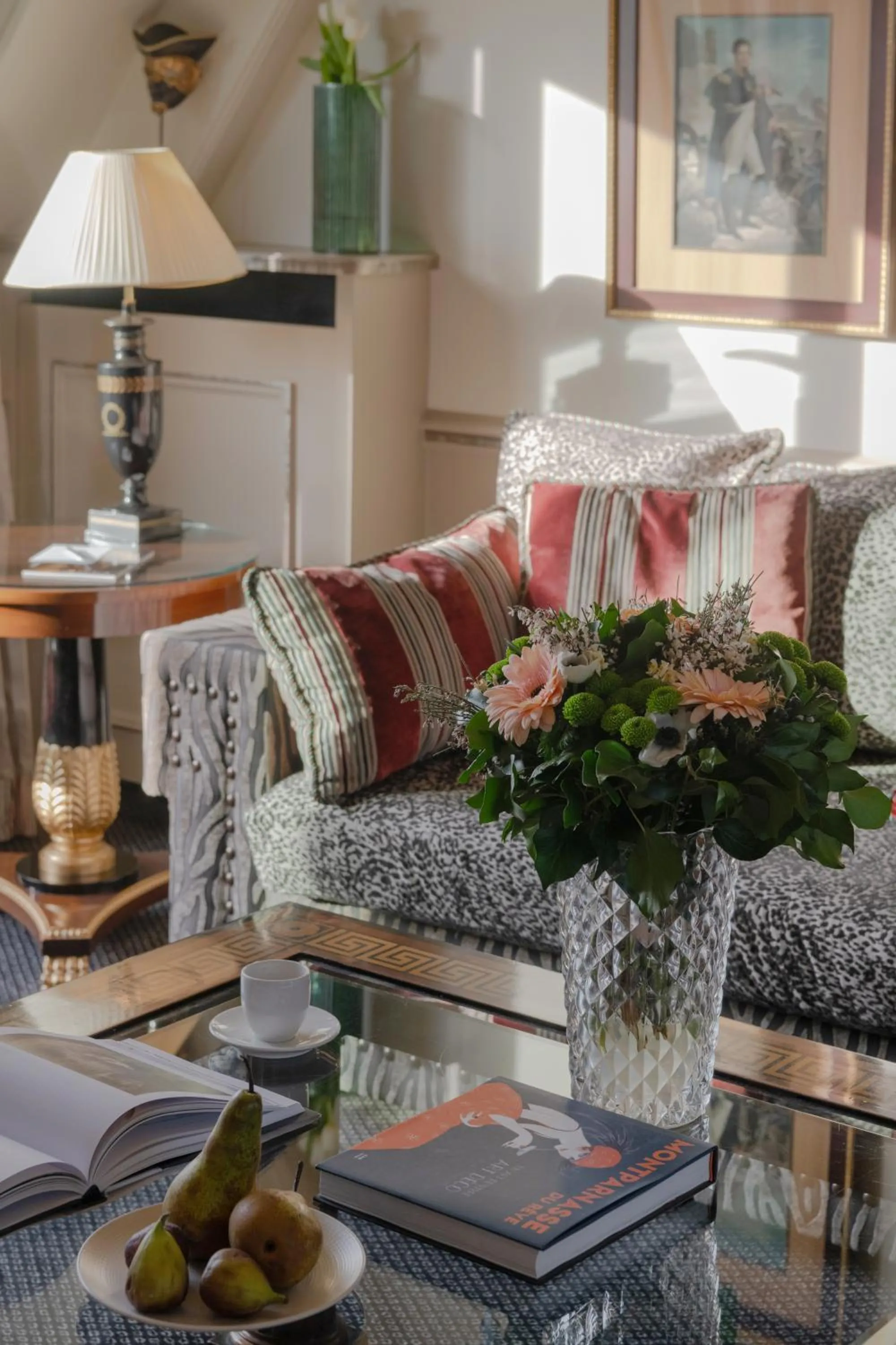 Living room in Hôtel Napoleon Paris