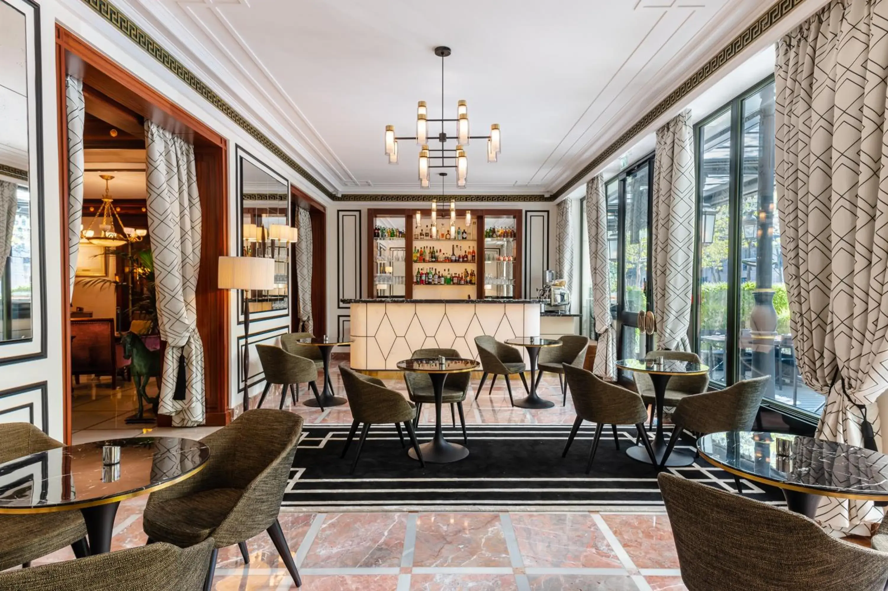 Lounge or bar in Hôtel Napoleon Paris Lounge or bar in Hôtel Napoleon Paris