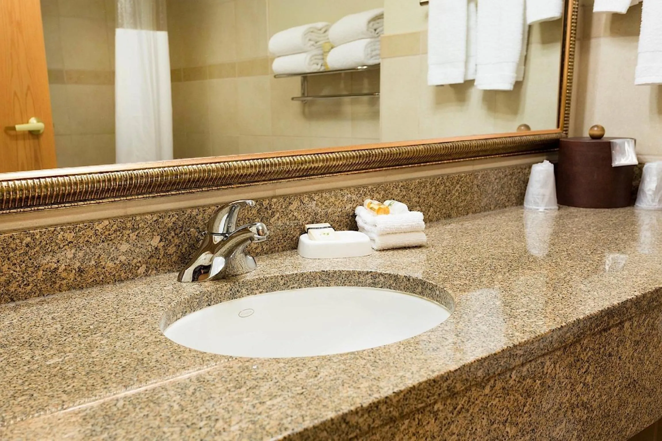Bathroom in Marv Herzog Hotel