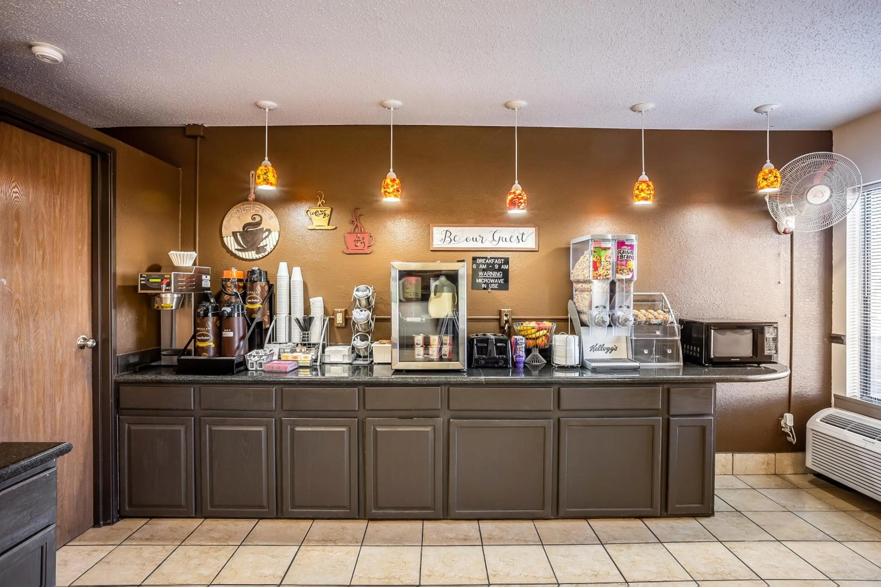 Restaurant/Places to Eat in Americas Best Value Inn-Galesburg