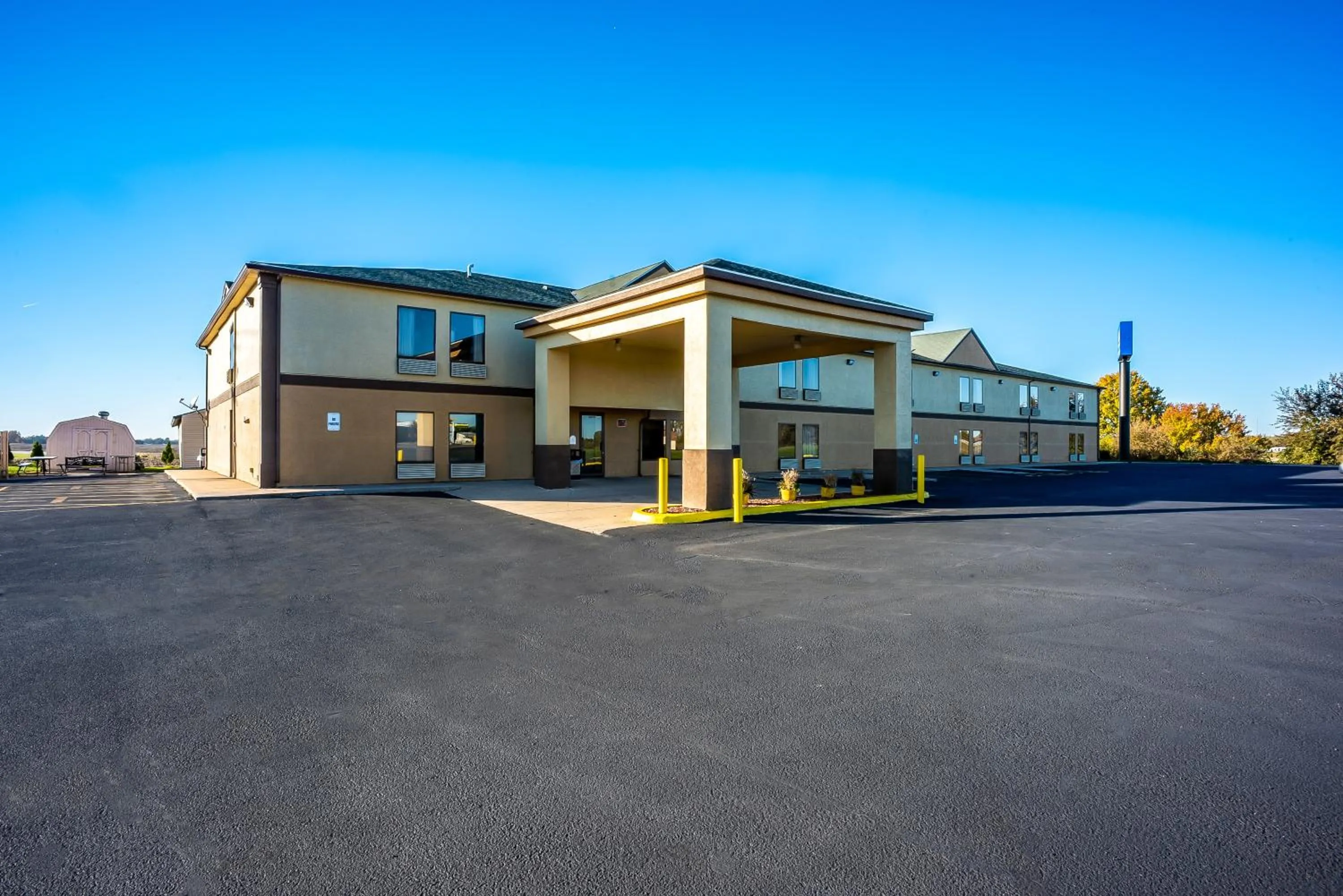 Property Building in Americas Best Value Inn-Galesburg