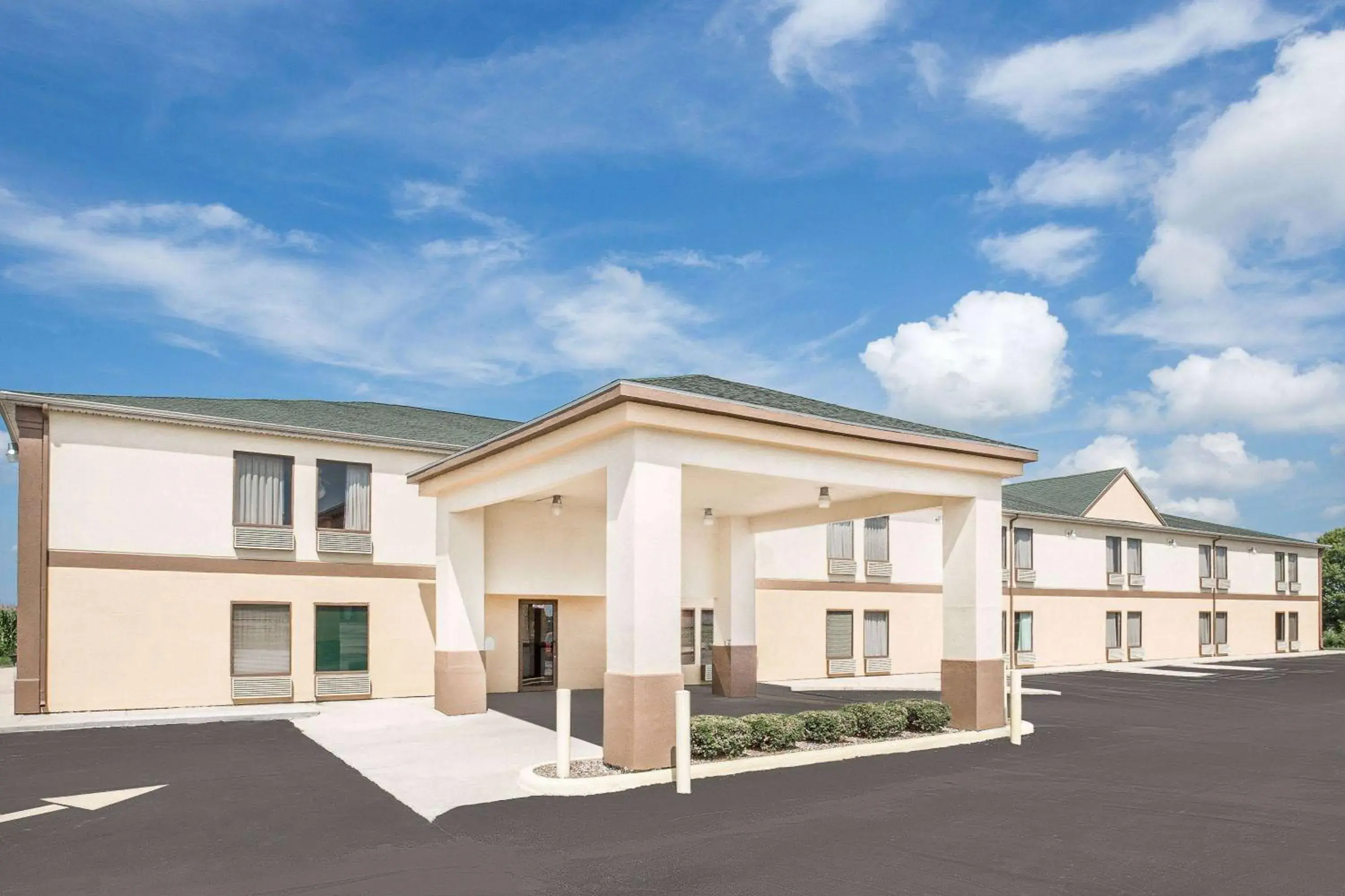 Property building in Super 8 by Wyndham Galesburg Property building in Super 8 by Wyndham Galesburg