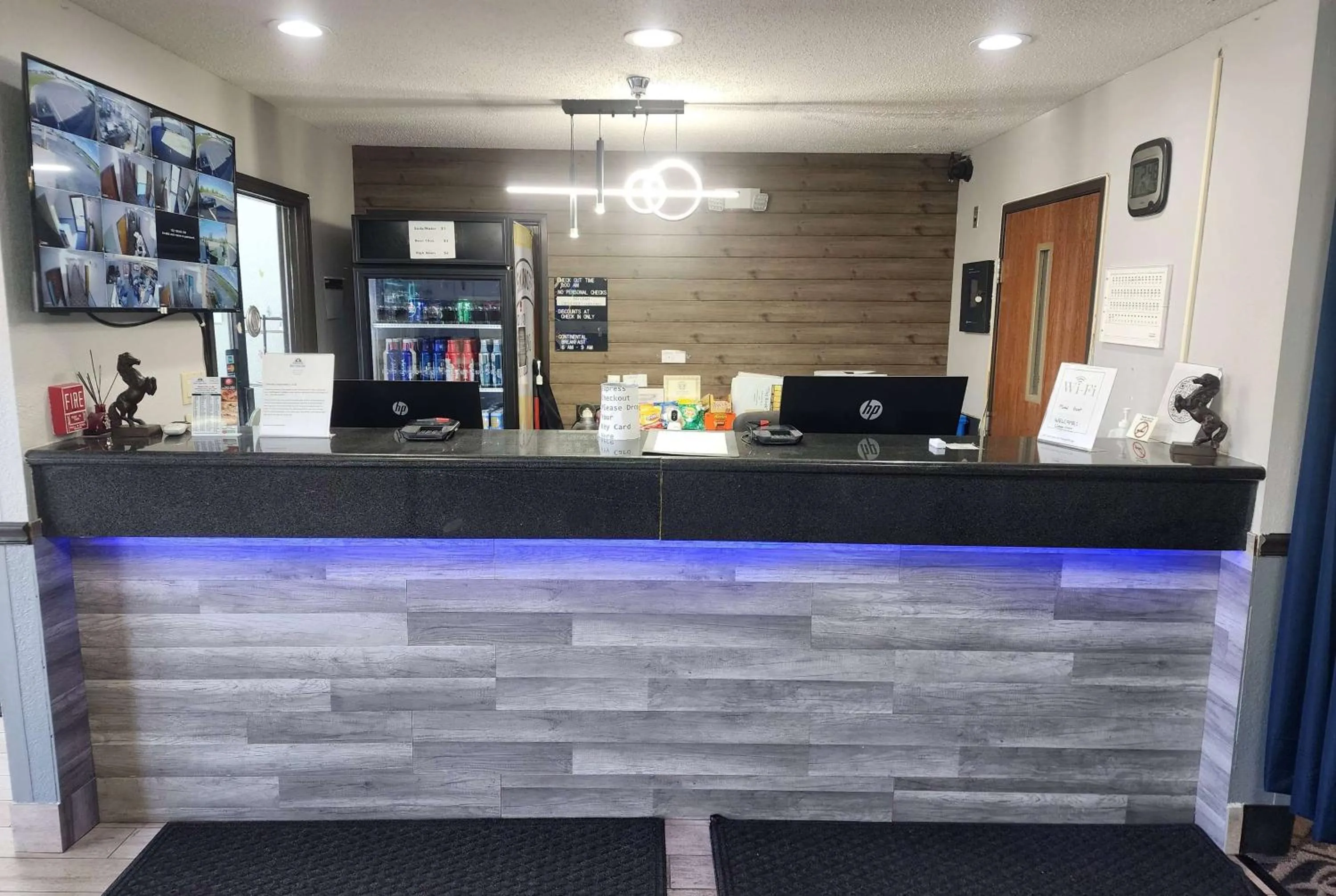 Lobby or reception in Super 8 by Wyndham Galesburg