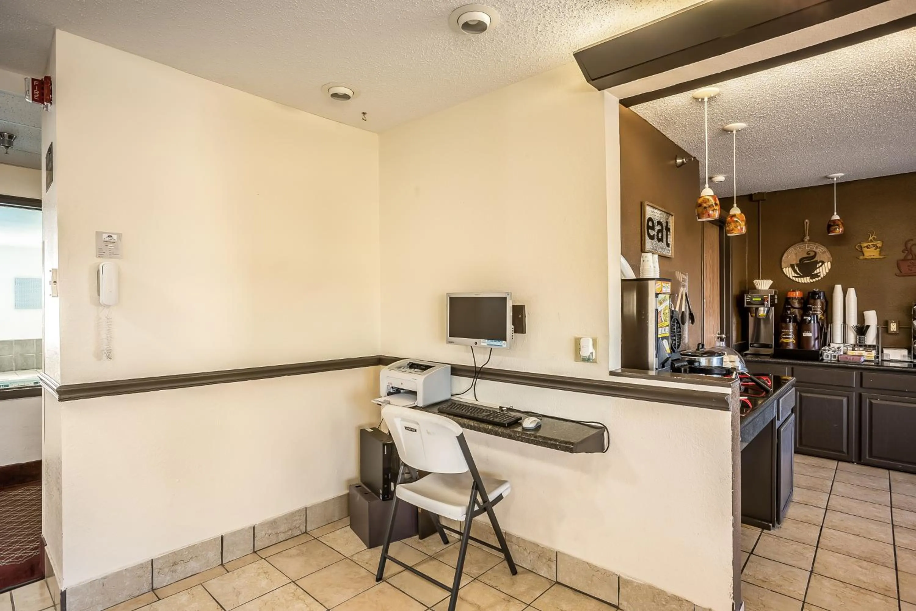 Business facilities in Americas Best Value Inn-Galesburg