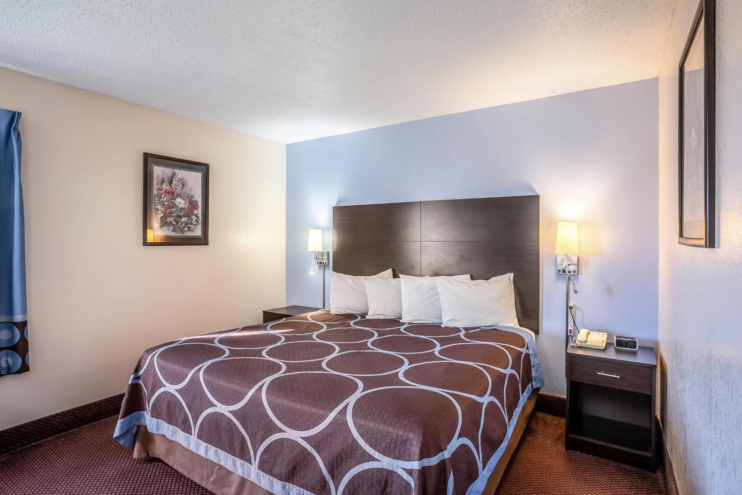 Bedroom, Bed in Americas Best Value Inn-Galesburg