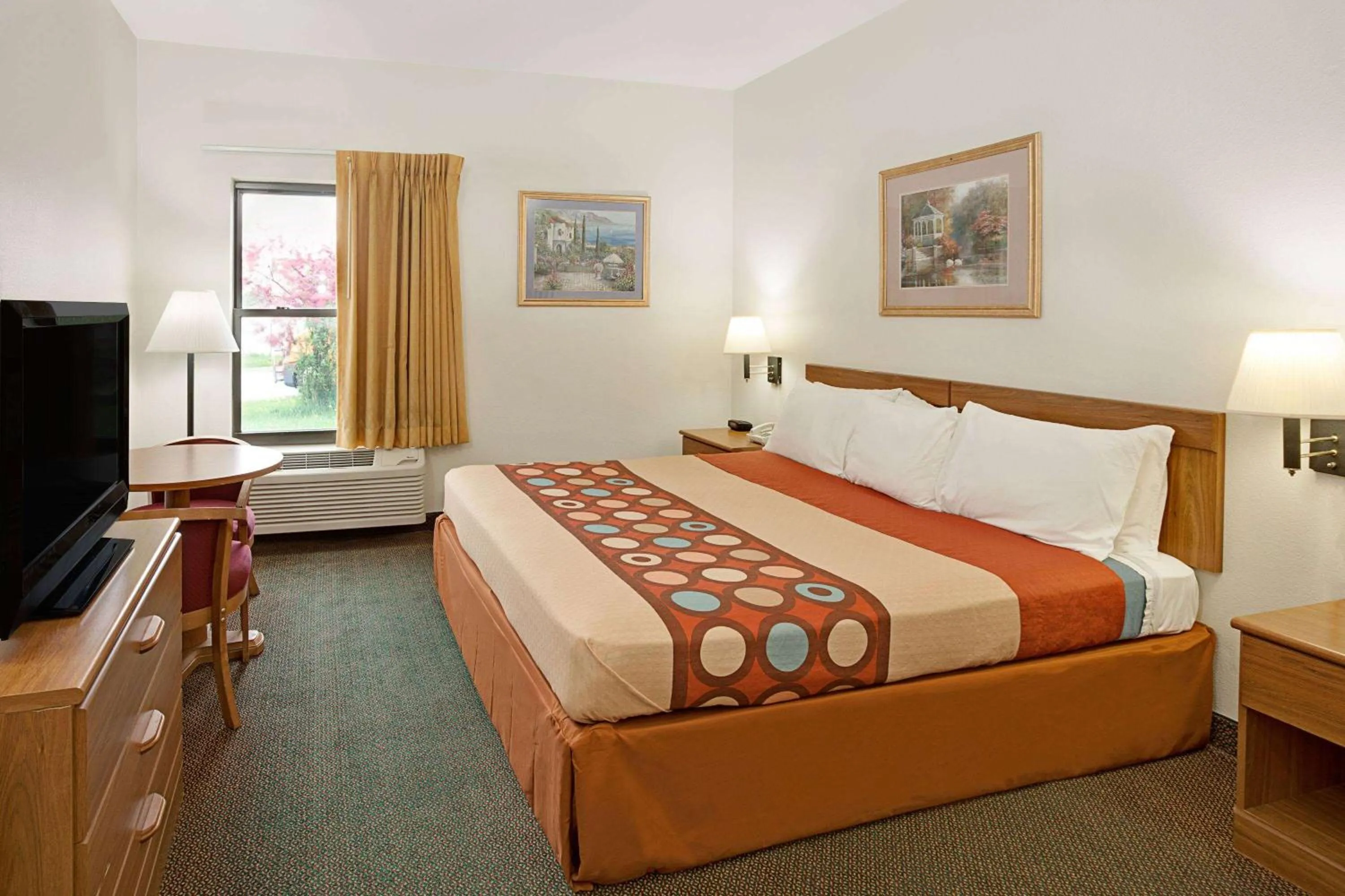 Photo of the whole room, Bed in Super 8 by Wyndham Hampshire IL