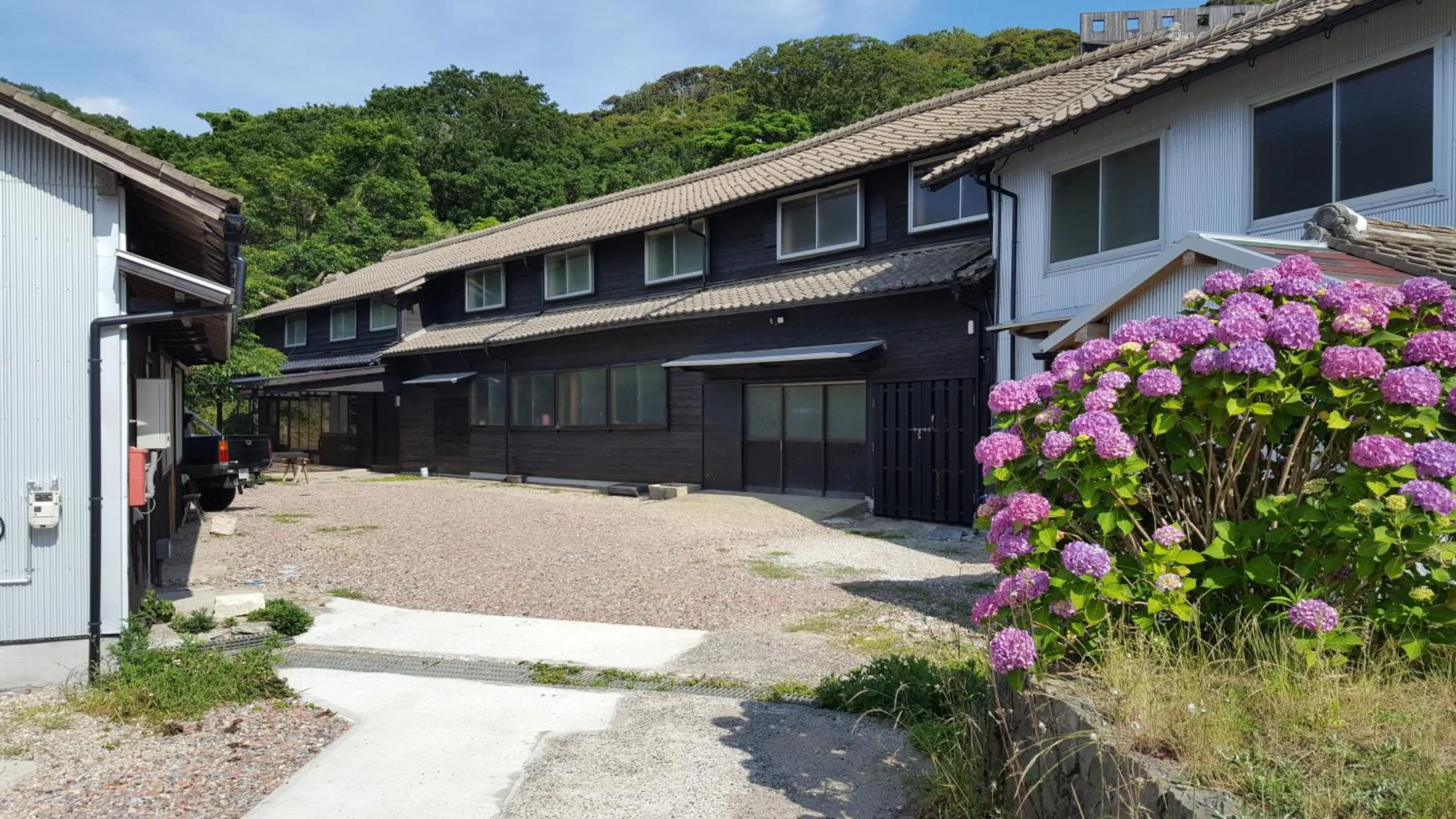 Facade/entrance in Asobi Lodge
