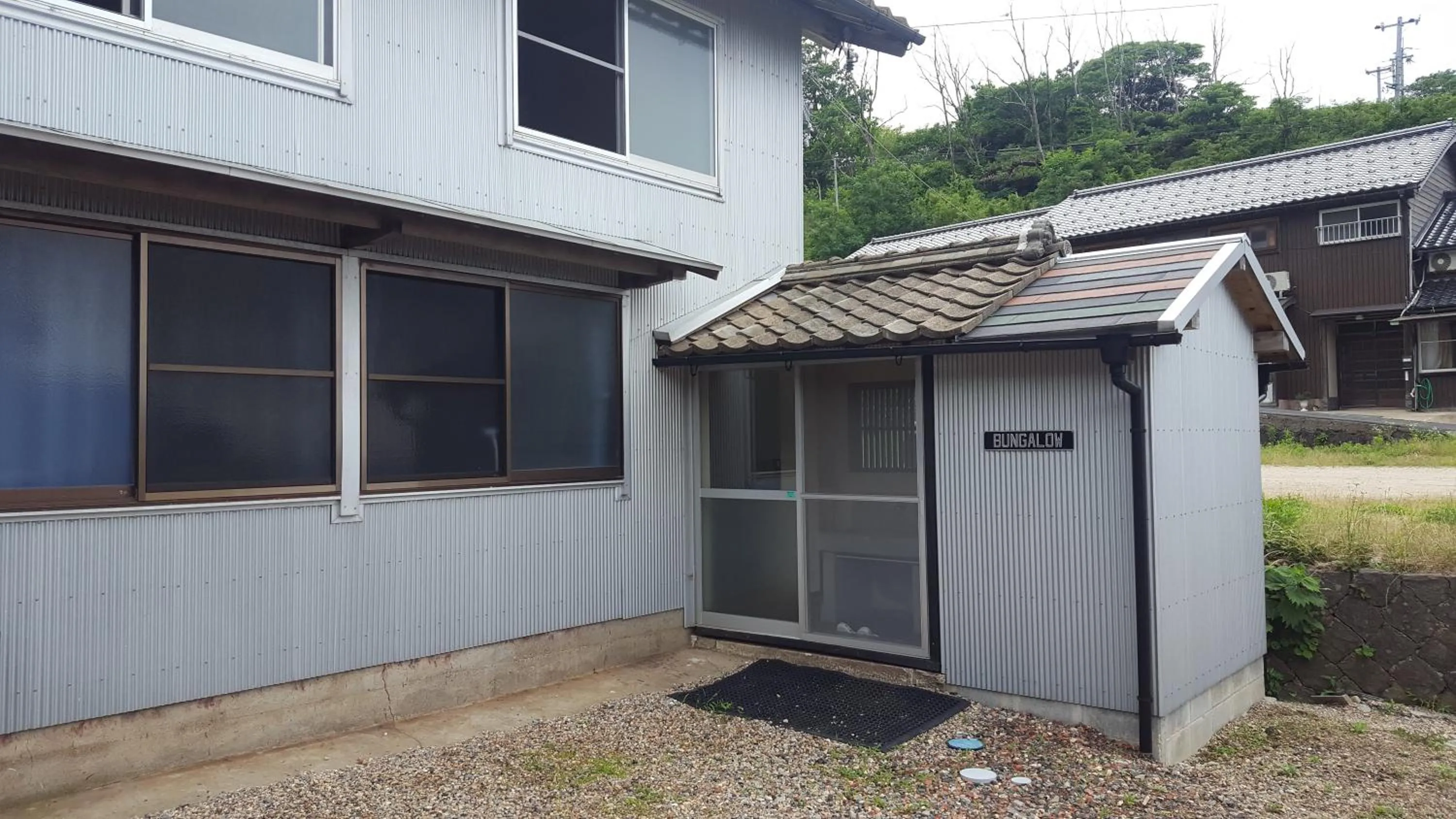 Facade/entrance in Asobi Lodge