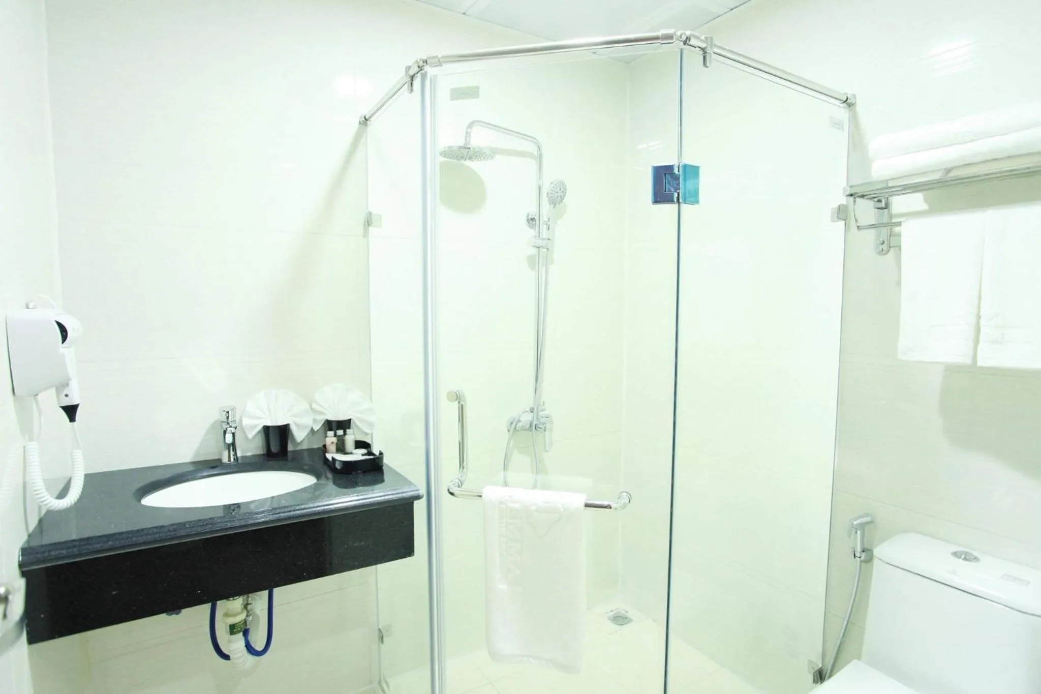 Bathroom in Emma Hotel