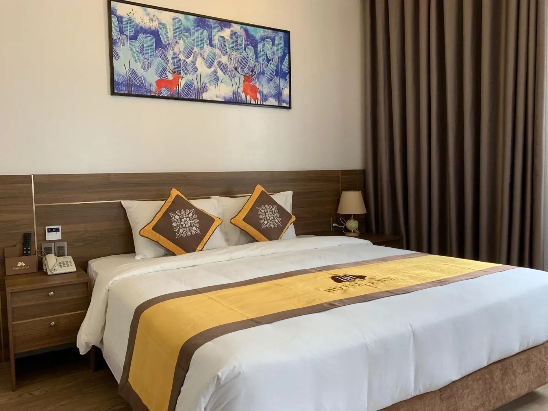 Bed in Emma Hotel Bed in Emma Hotel