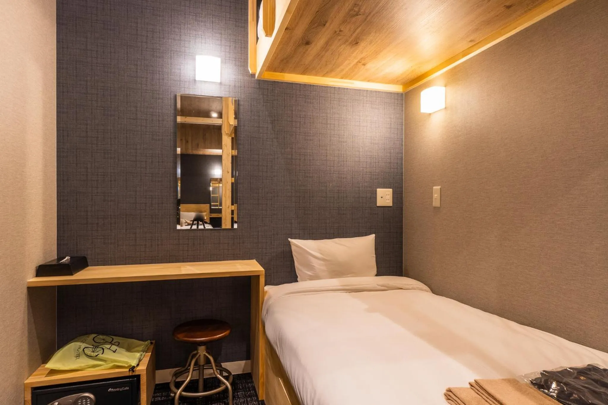 Bedroom, Bed in I-Link Hostel & Cafe Shimanami