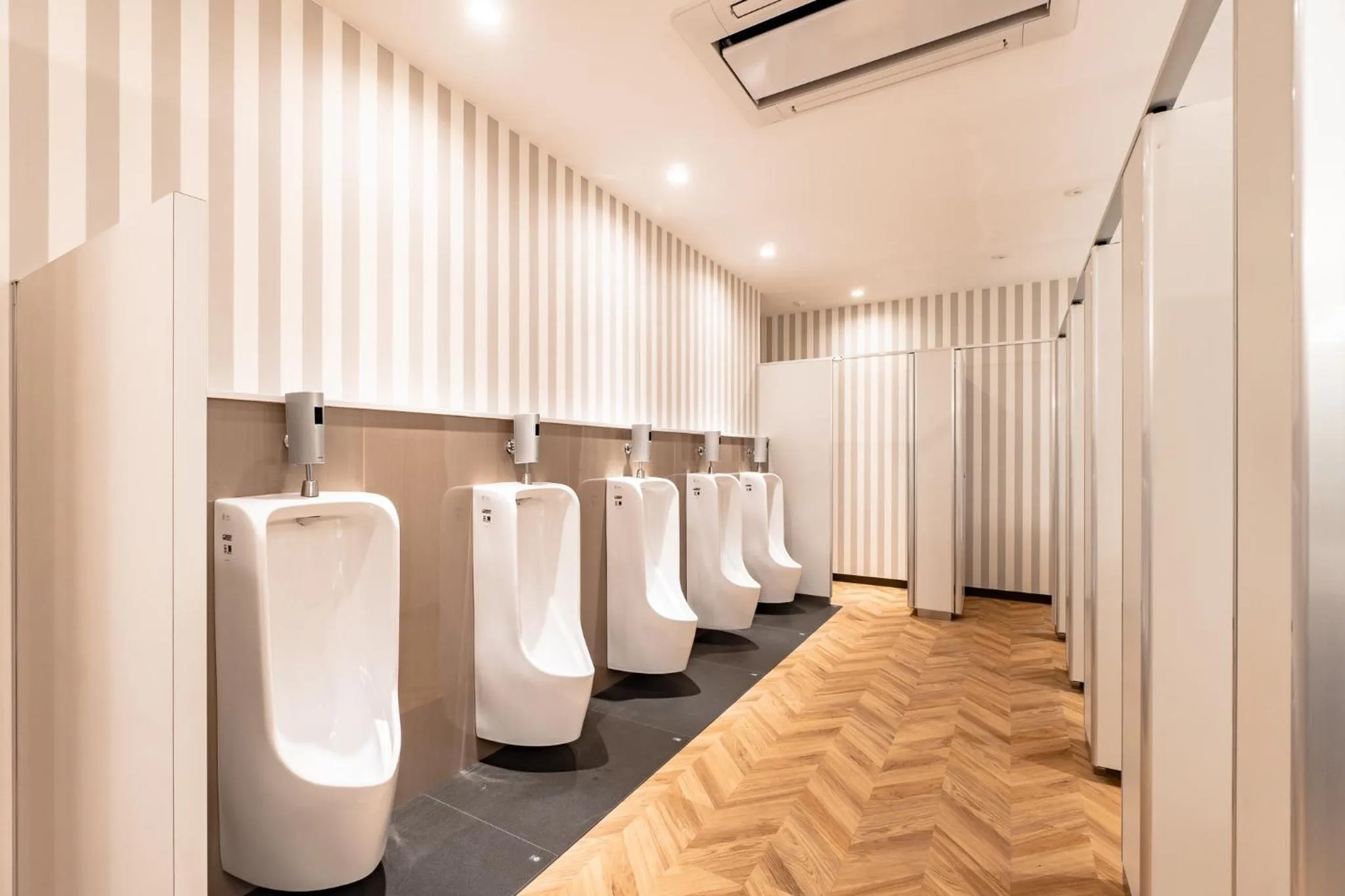 Toilet in I-Link Hostel & Cafe Shimanami