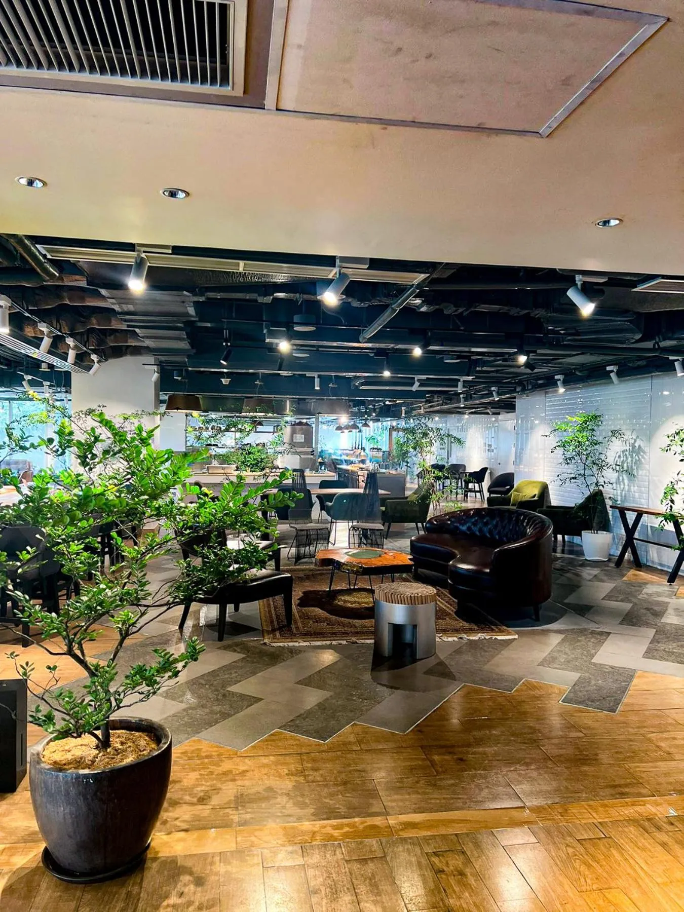 Restaurant/places to eat in Brittany Hotel BGC