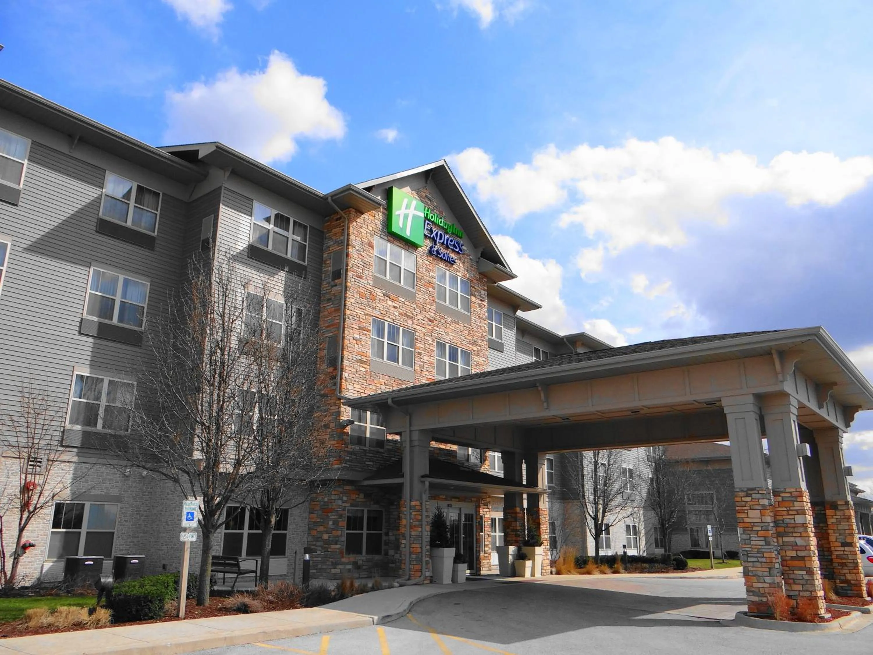 Property building in Holiday Inn Express Hotel & Suites Chicago West Roselle by IHG