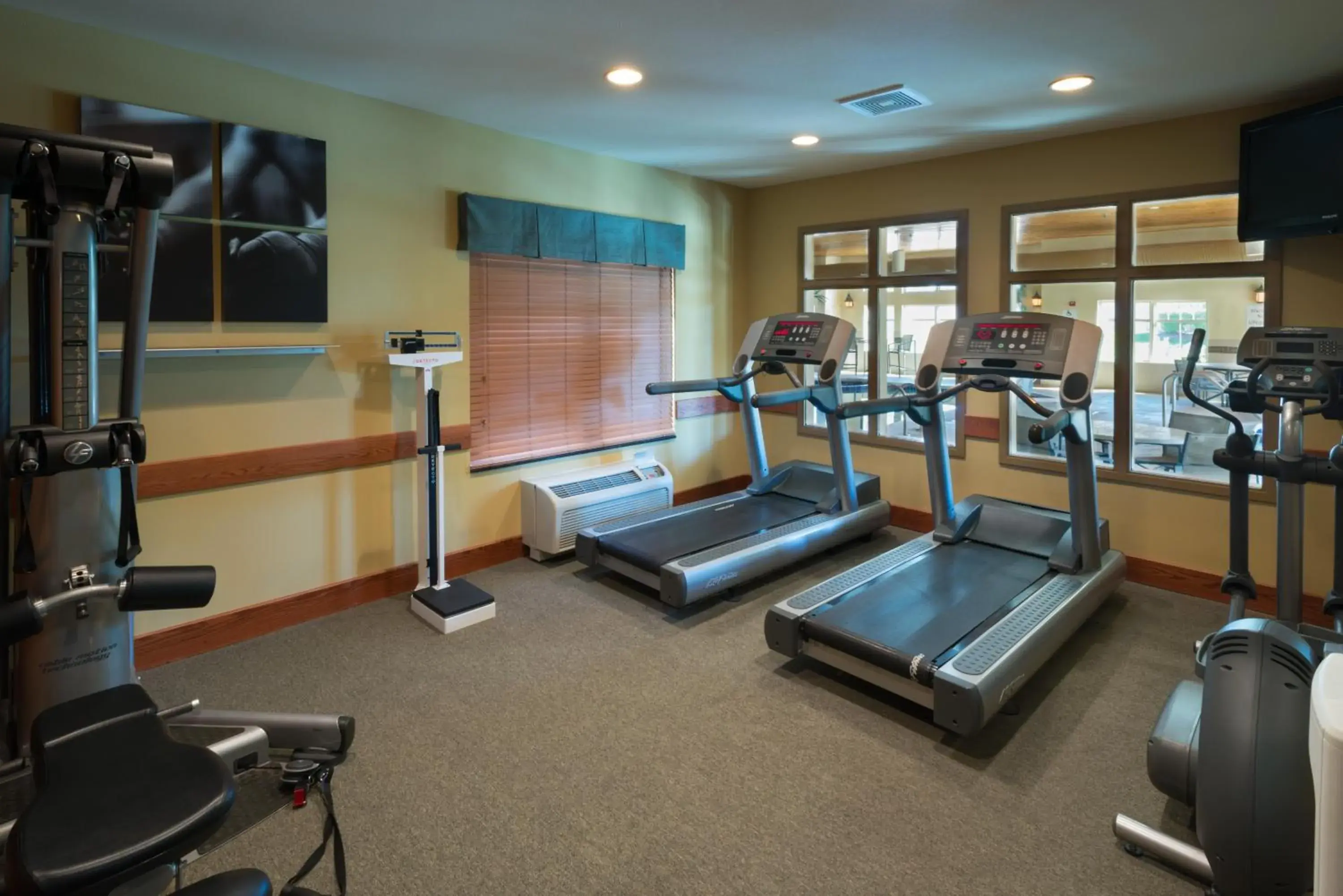 Fitness centre/facilities in Holiday Inn Express Hotel & Suites Chicago West Roselle by IHG Fitness centre/facilities in Holiday Inn Express Hotel & Suites Chicago West Roselle by IHG