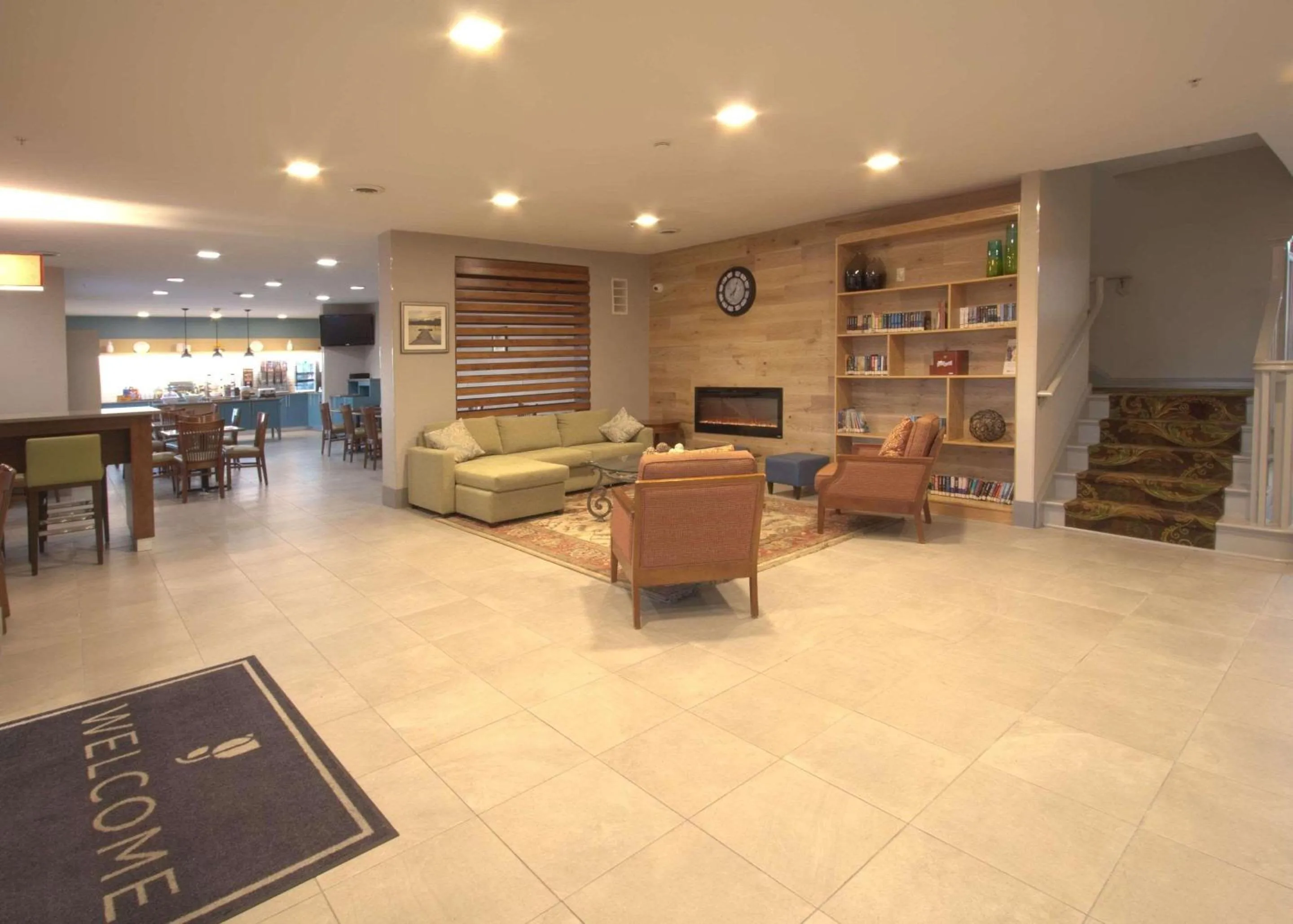 Lobby or reception in Country Inn & Suites by Radisson, Moline Airport, IL