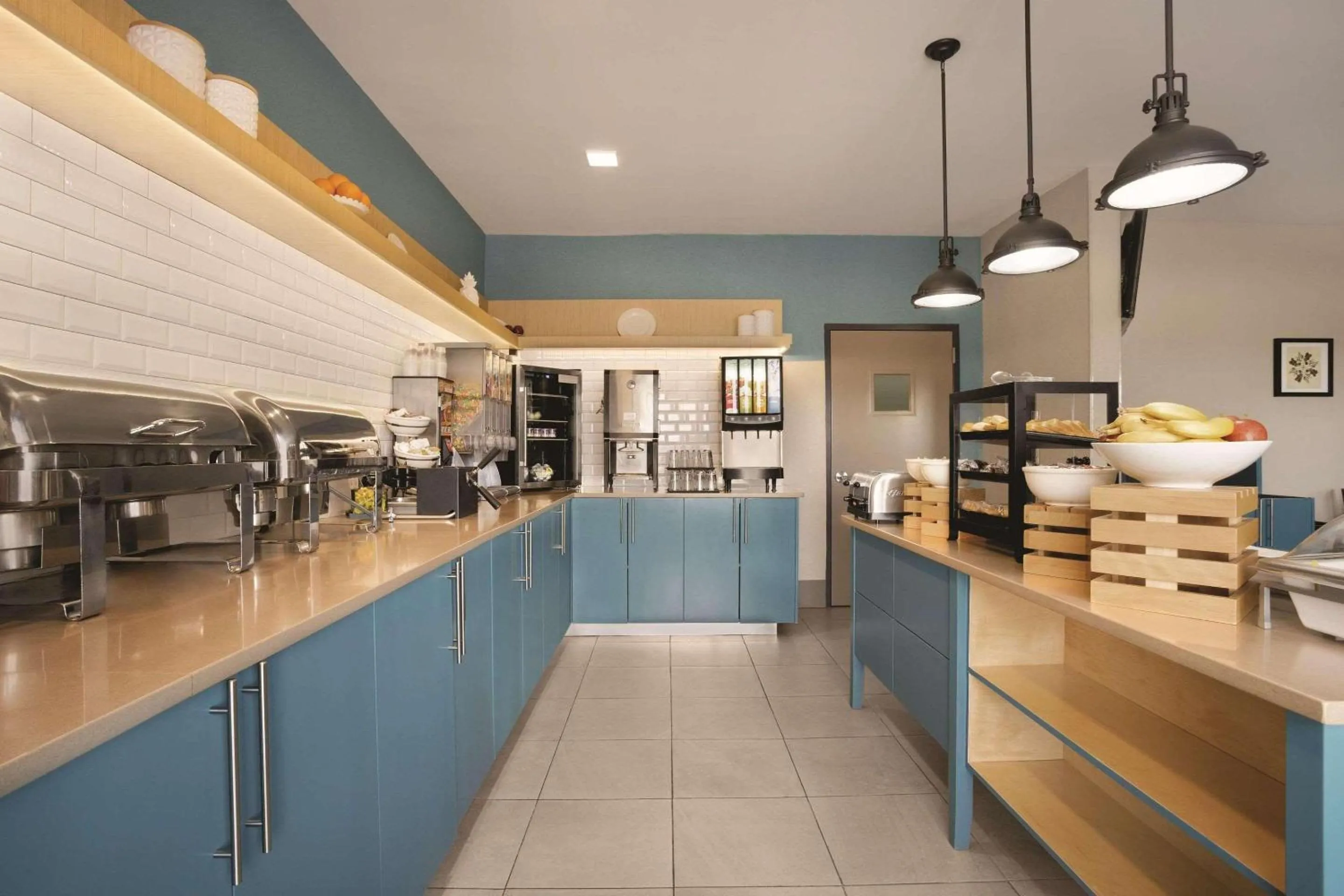 Breakfast in Country Inn & Suites by Radisson, Moline Airport, IL