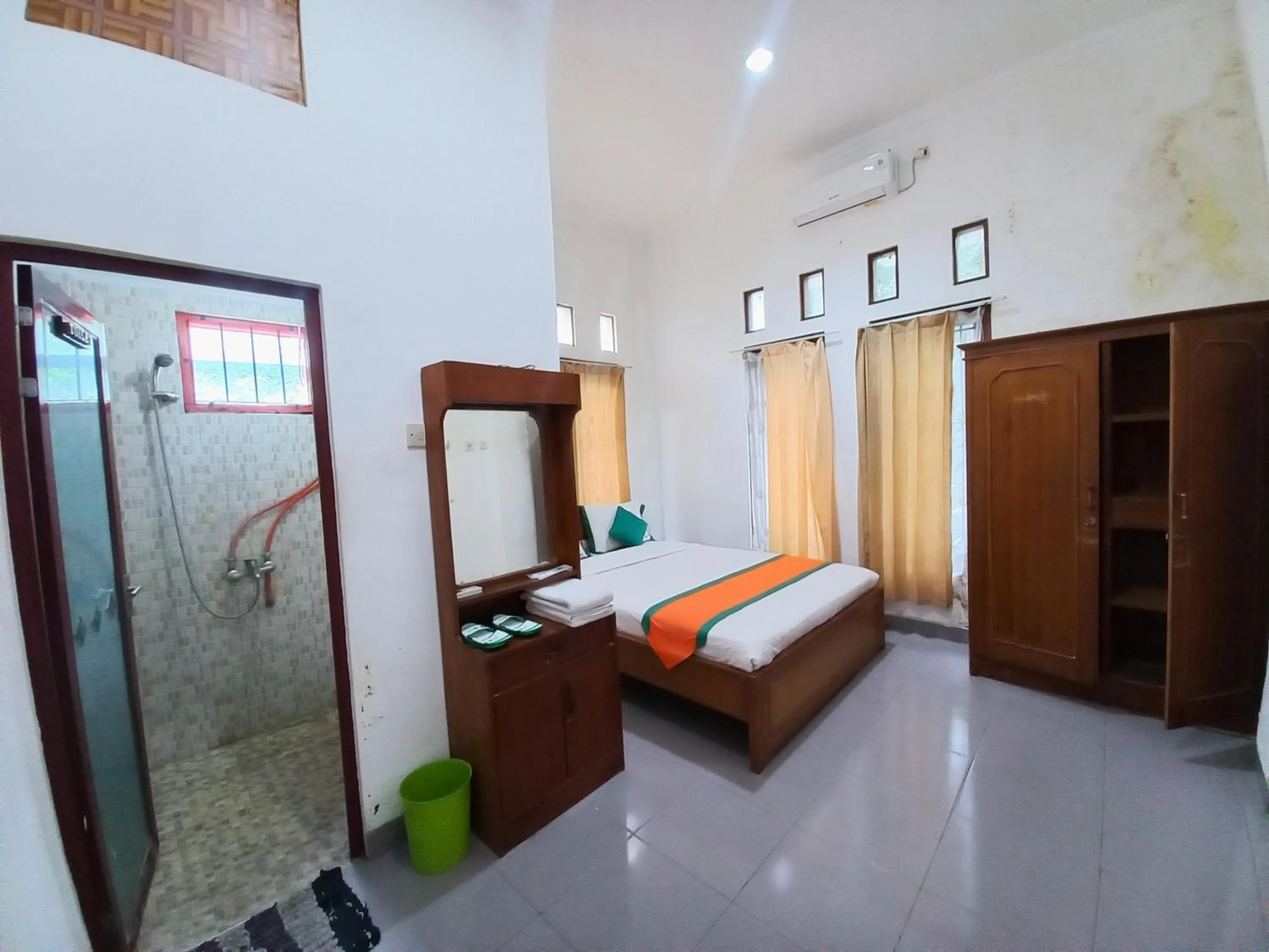 Bathroom, Bed in Homestay Jogja Jakal 3 Dekat UGM by Simply Homy