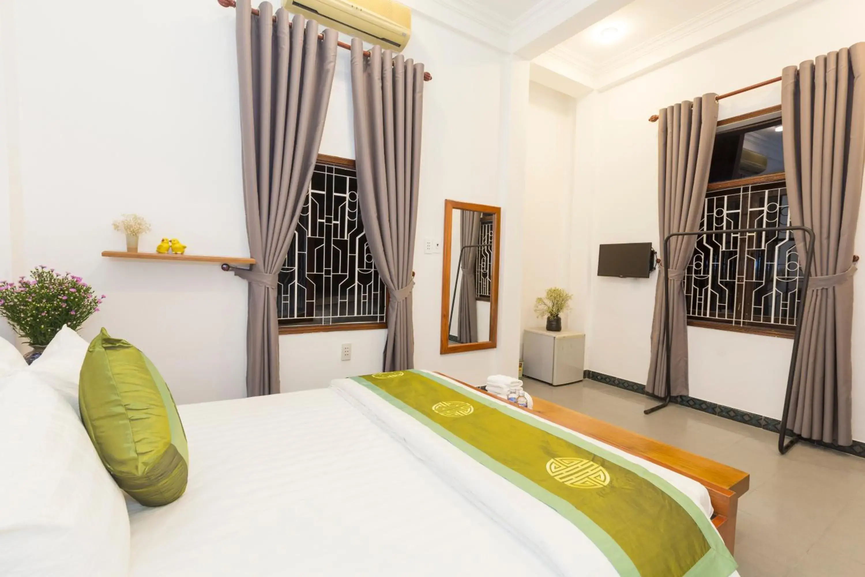 Bed in Purple Hue Central Hub Bed in Purple Hue Central Hub