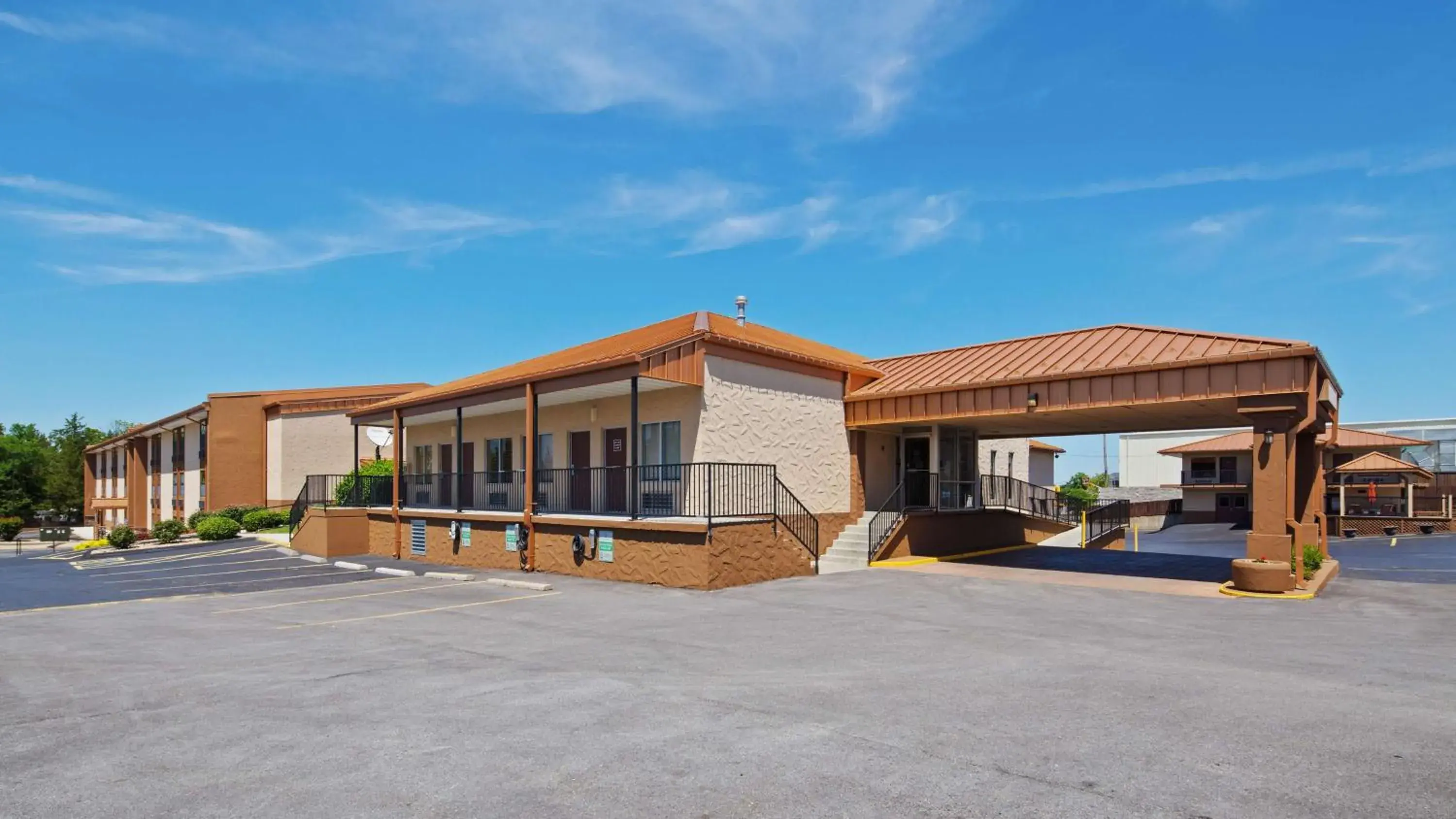 Property building in Best Western Center Pointe Inn Property building in Best Western Center Pointe Inn