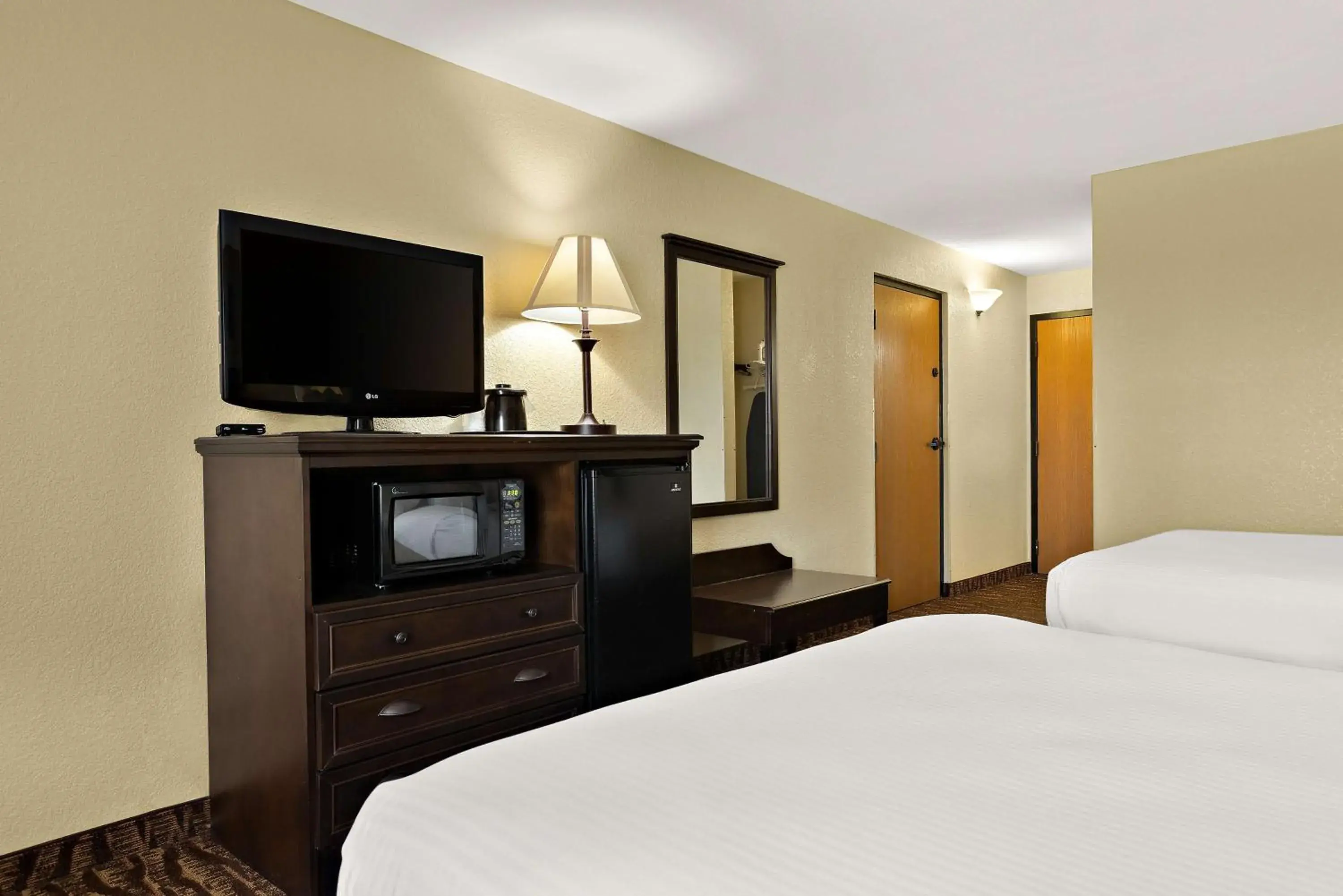 Bedroom, Bed in Best Western Center Pointe Inn Bedroom, Bed in Best Western Center Pointe Inn