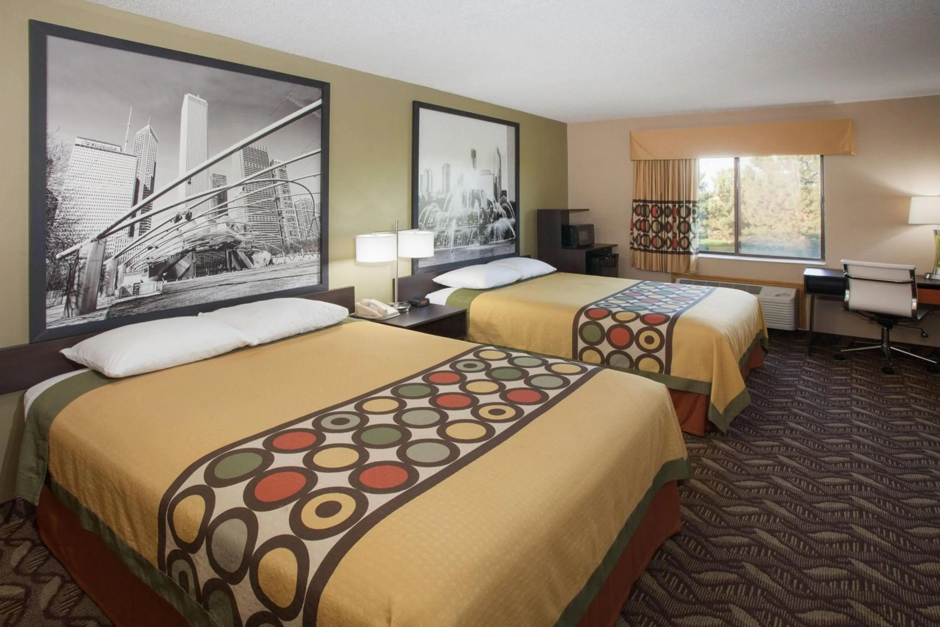 Photo of the whole room, Bed in Super 8 by Wyndham Dwight