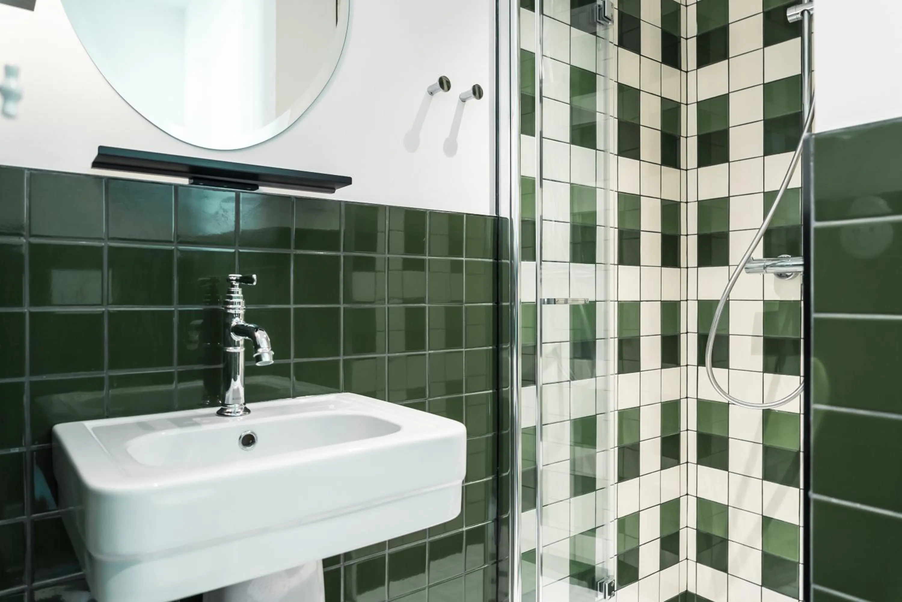 Shower in Kraft Hotel