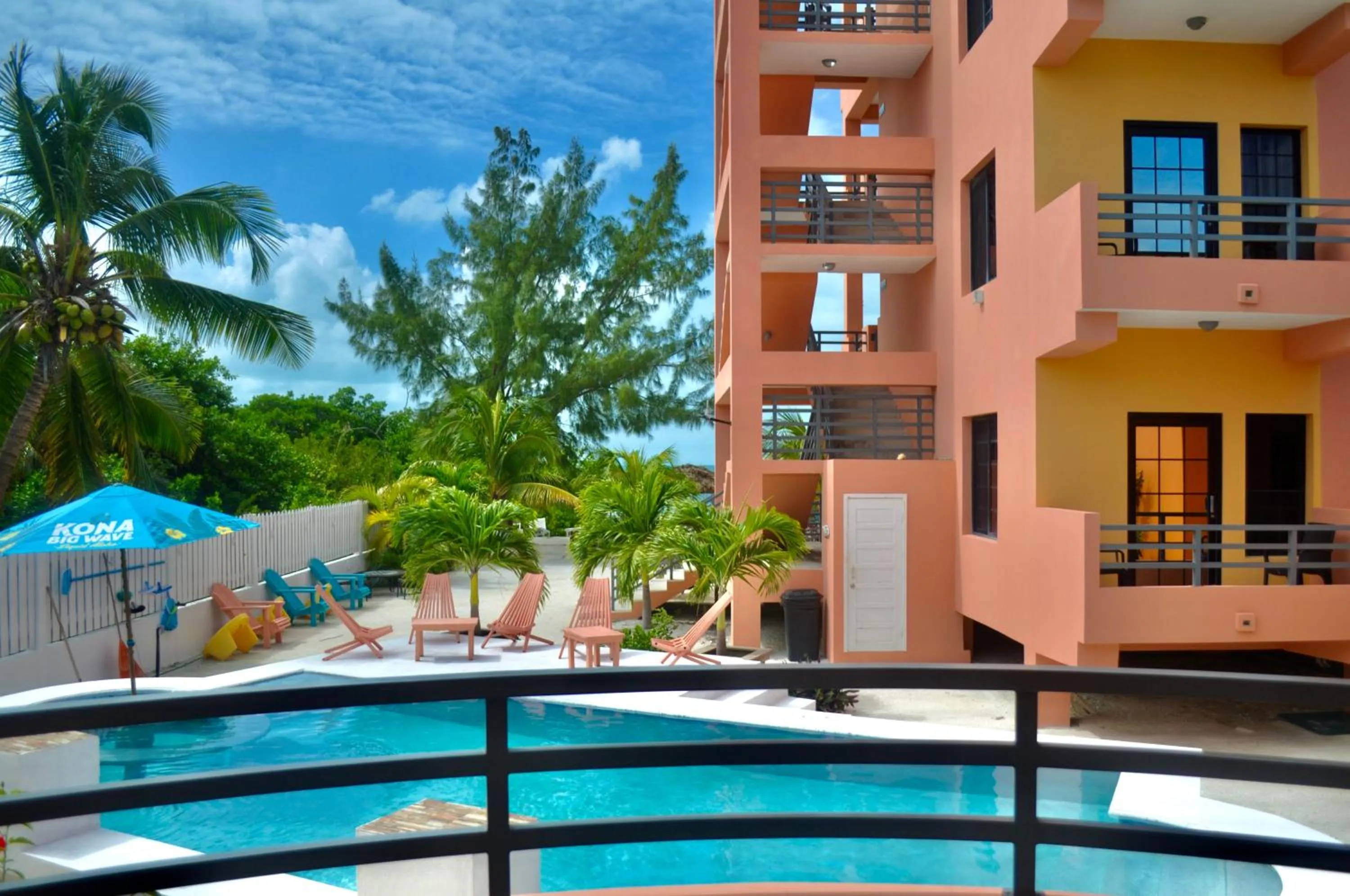 Swimming pool in Bay Towers