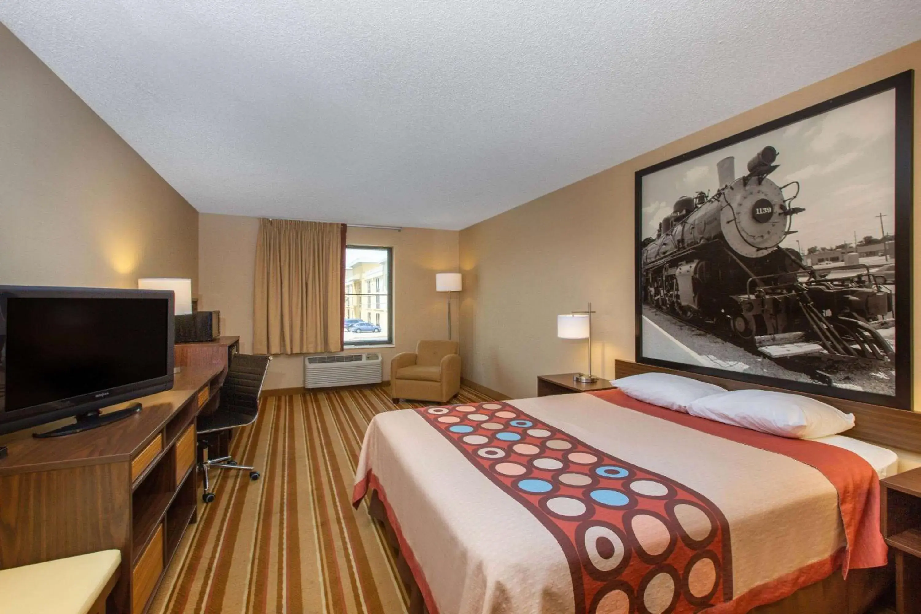 Photo of the whole room, Bed in Super 8 by Wyndham Salina I-70 Photo of the whole room, Bed in Super 8 by Wyndham Salina I-70