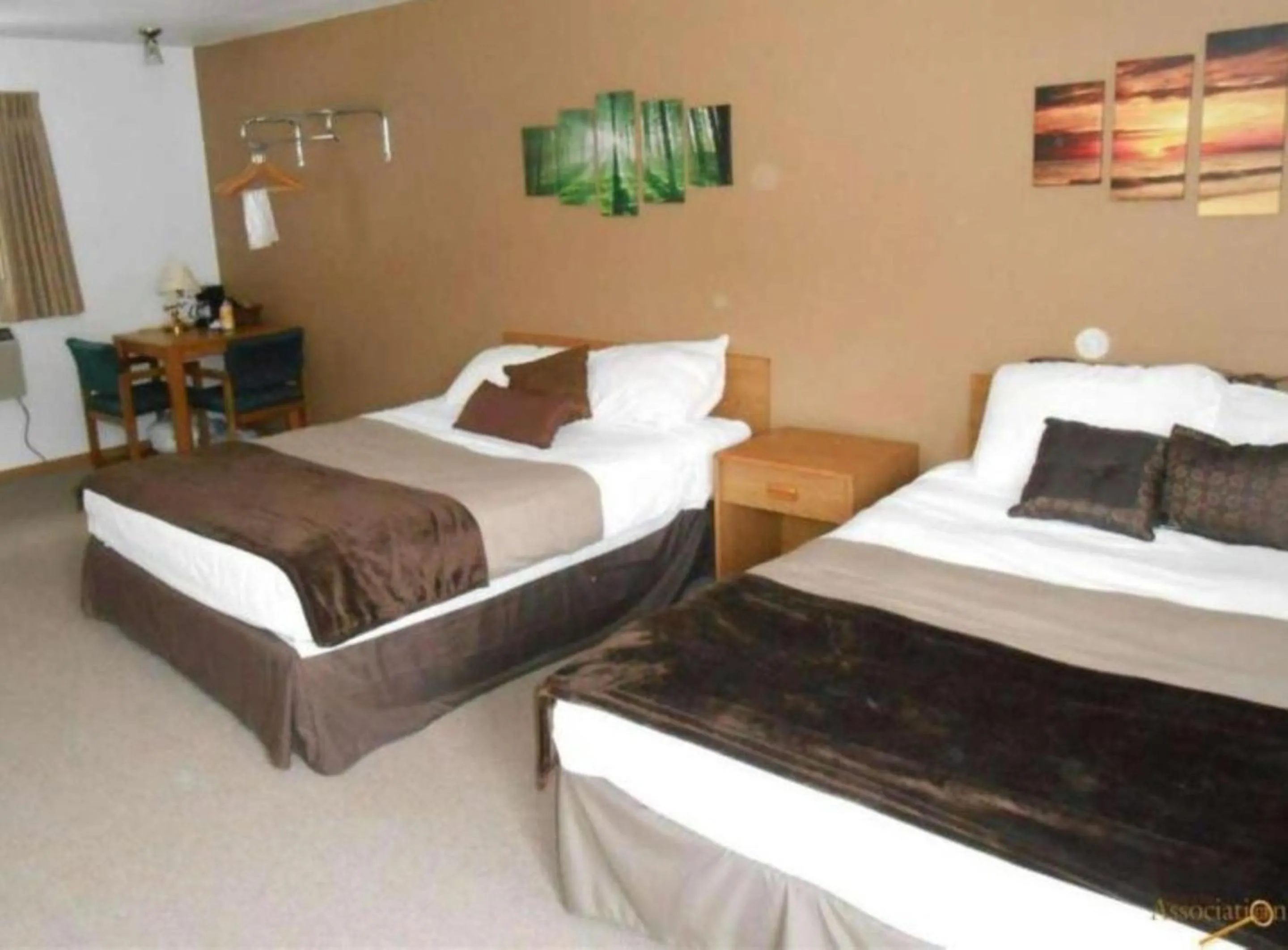 Bedroom in The Brookside Motel by Belvilla Keystone Near Mt Rushmore